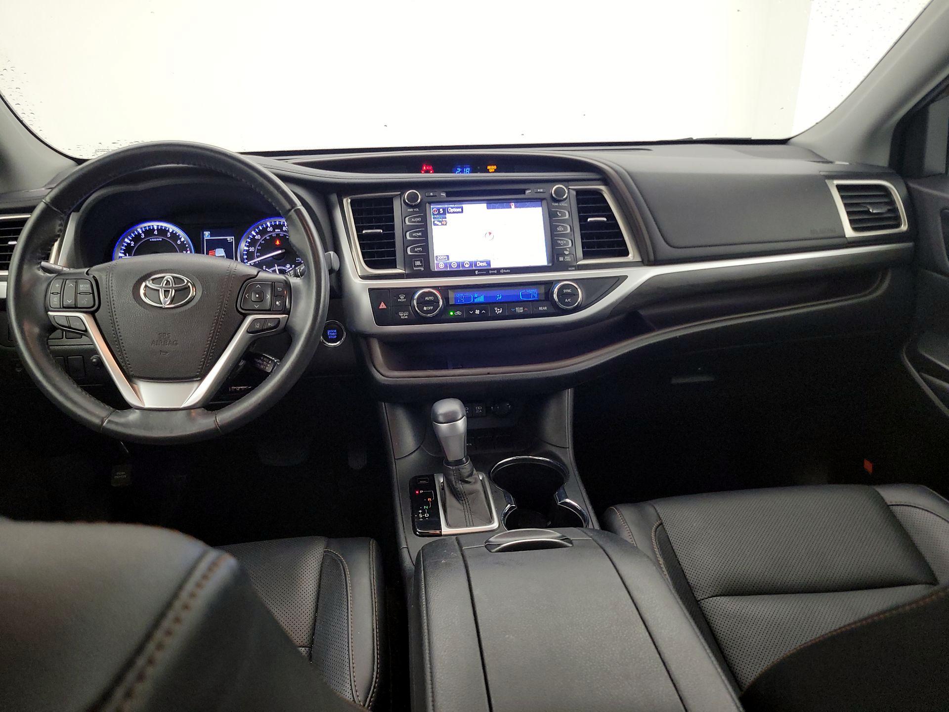 Thumbnail: 2019 Toyota Highlander - 9