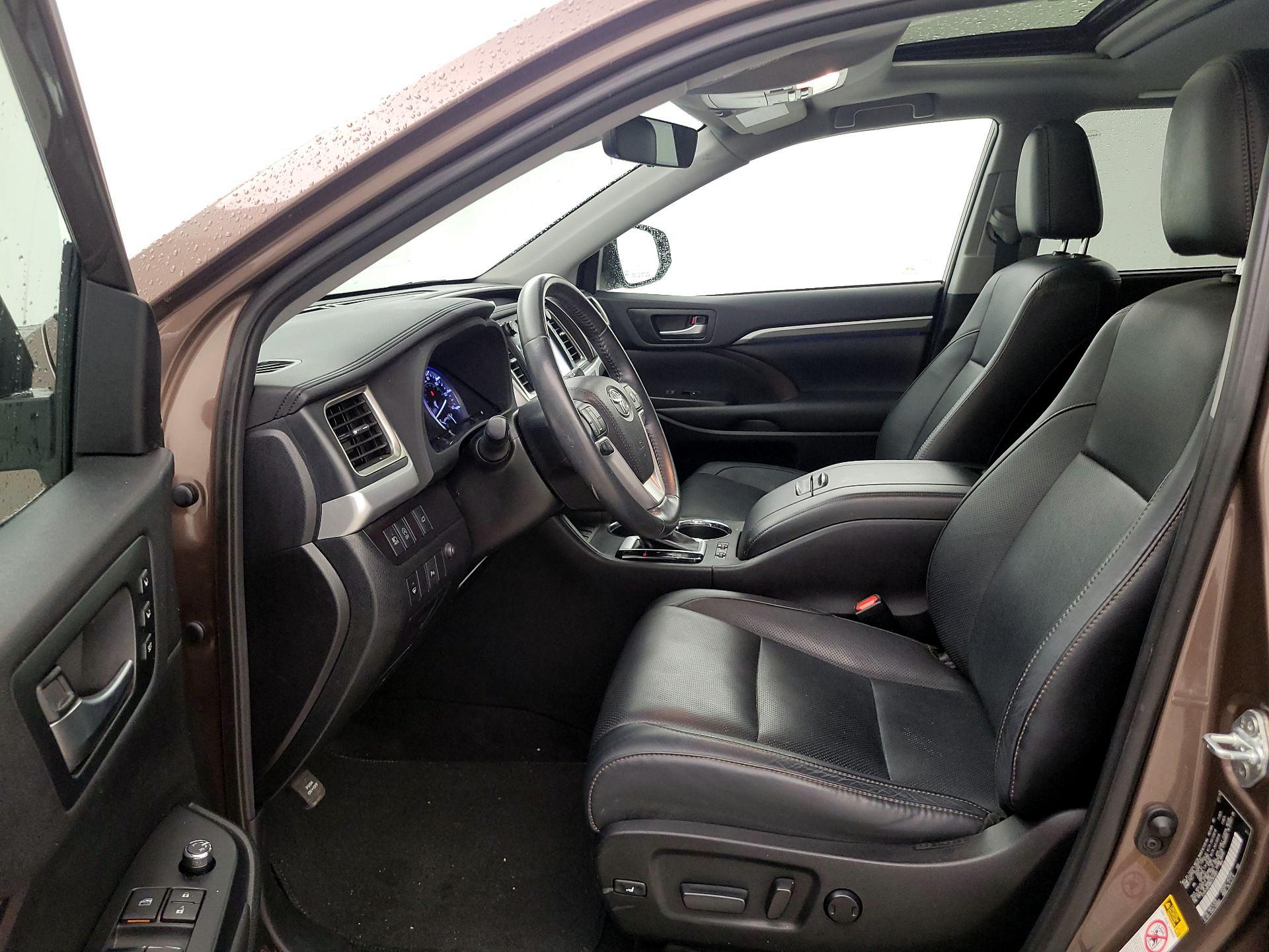 Thumbnail: 2019 Toyota Highlander - 11