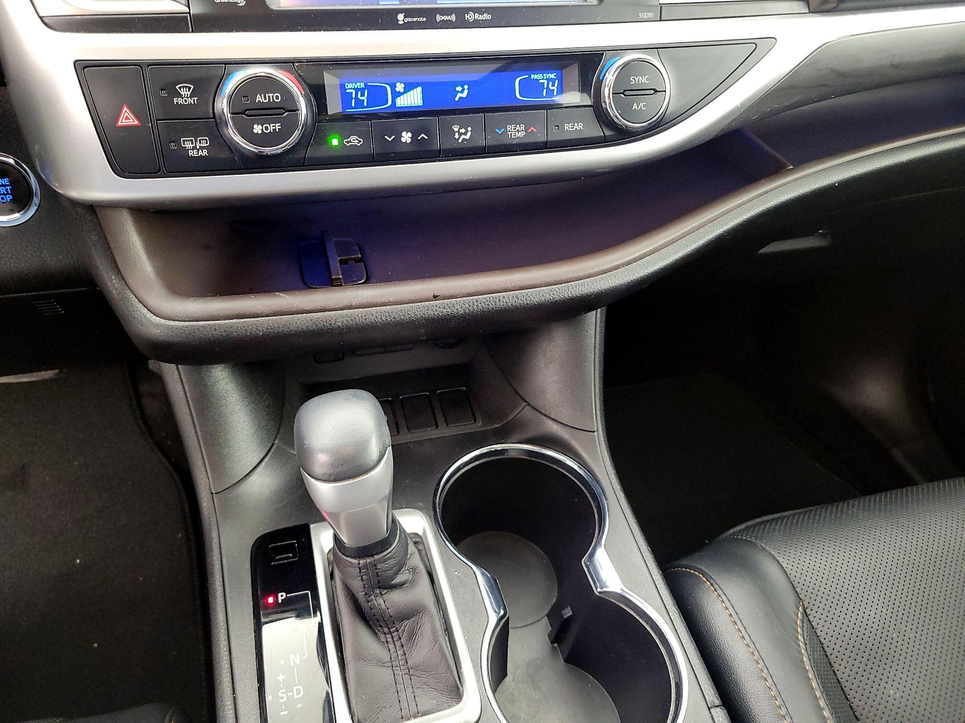 Thumbnail: 2019 Toyota Highlander - 17