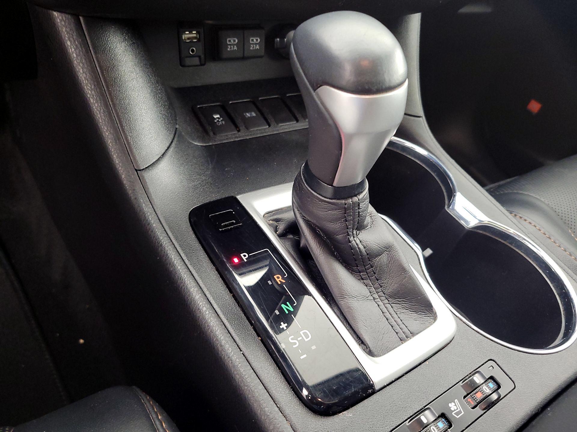 Thumbnail: 2019 Toyota Highlander - 18