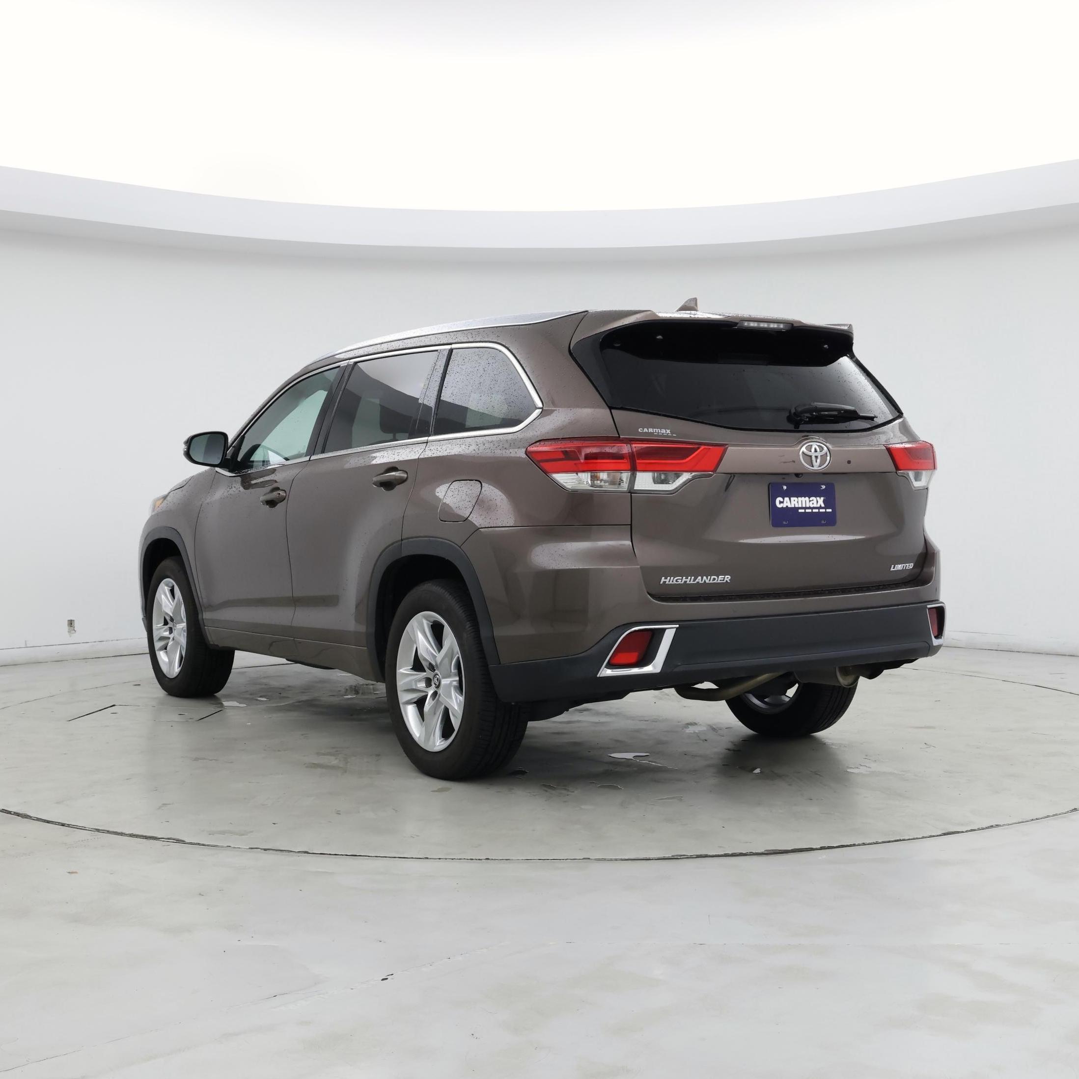 Thumbnail: 2019 Toyota Highlander - 2