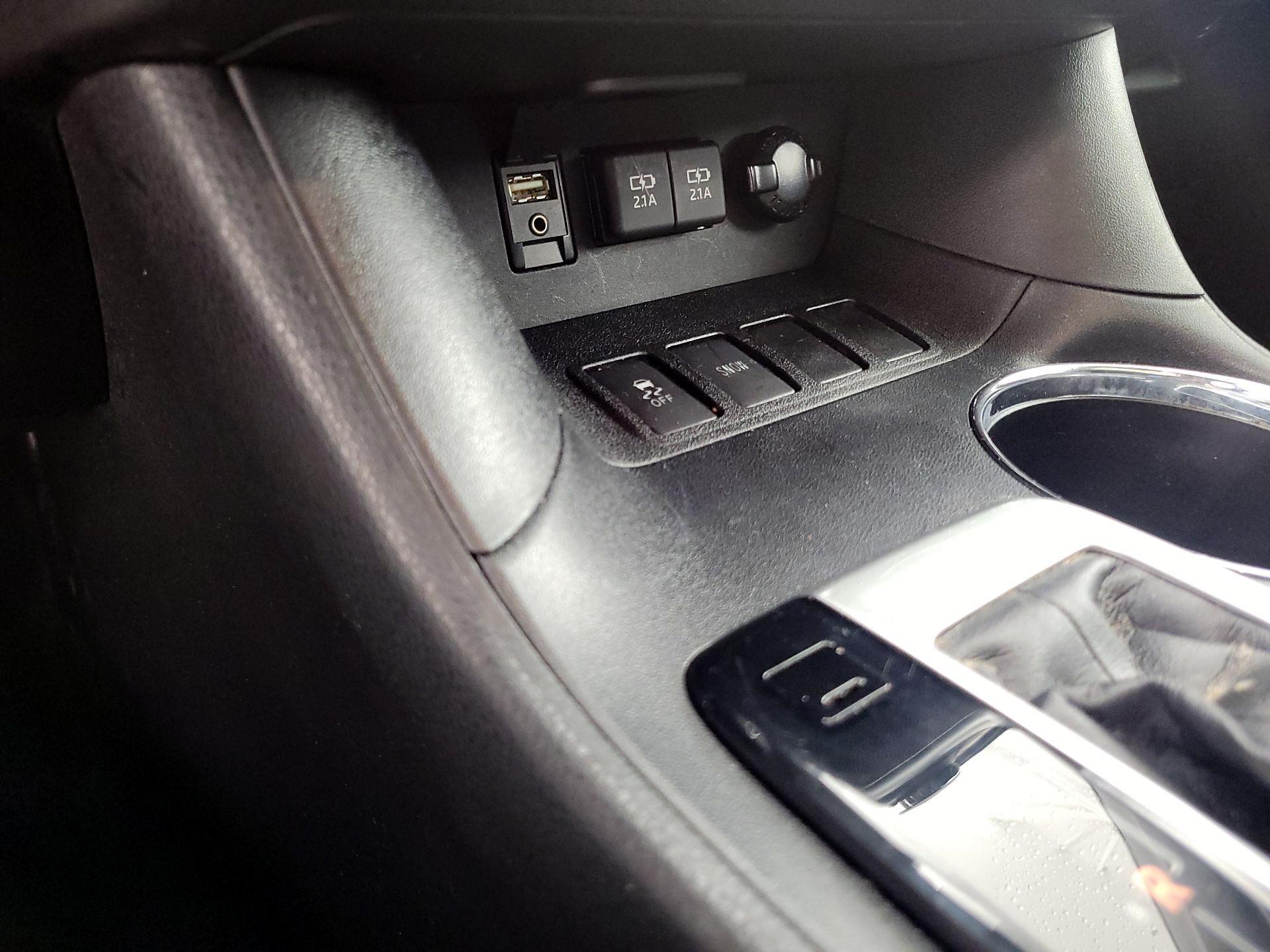 Thumbnail: 2019 Toyota Highlander - 19