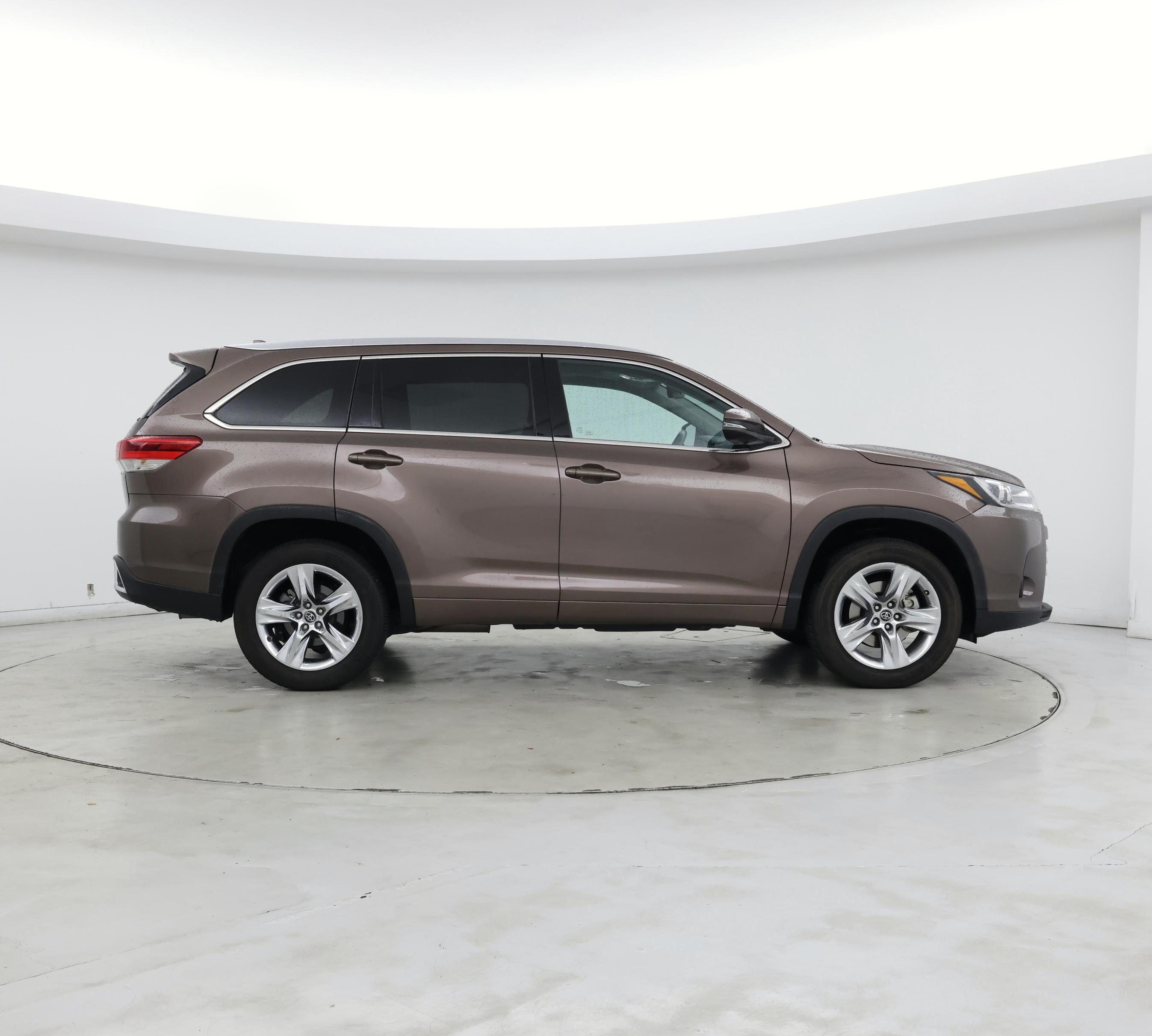 Thumbnail: 2019 Toyota Highlander - 7