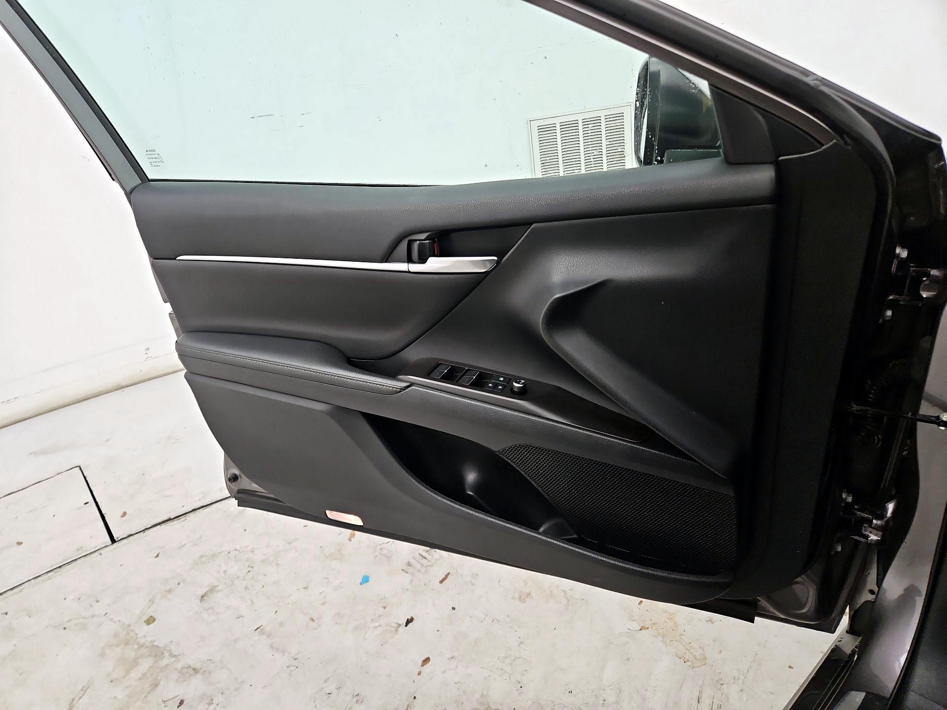 Thumbnail: 2021 Toyota Camry - 12