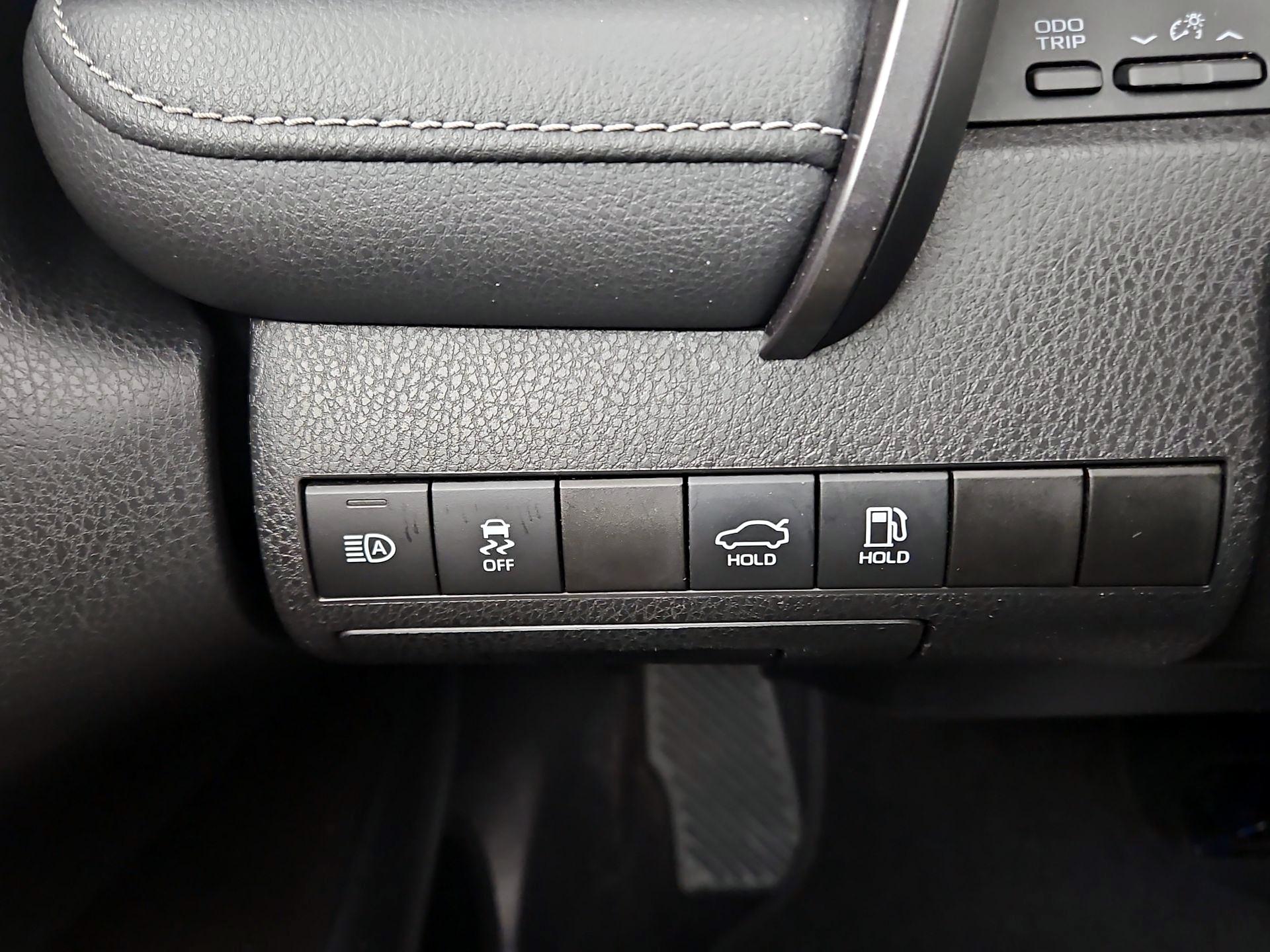 Thumbnail: 2021 Toyota Camry - 13