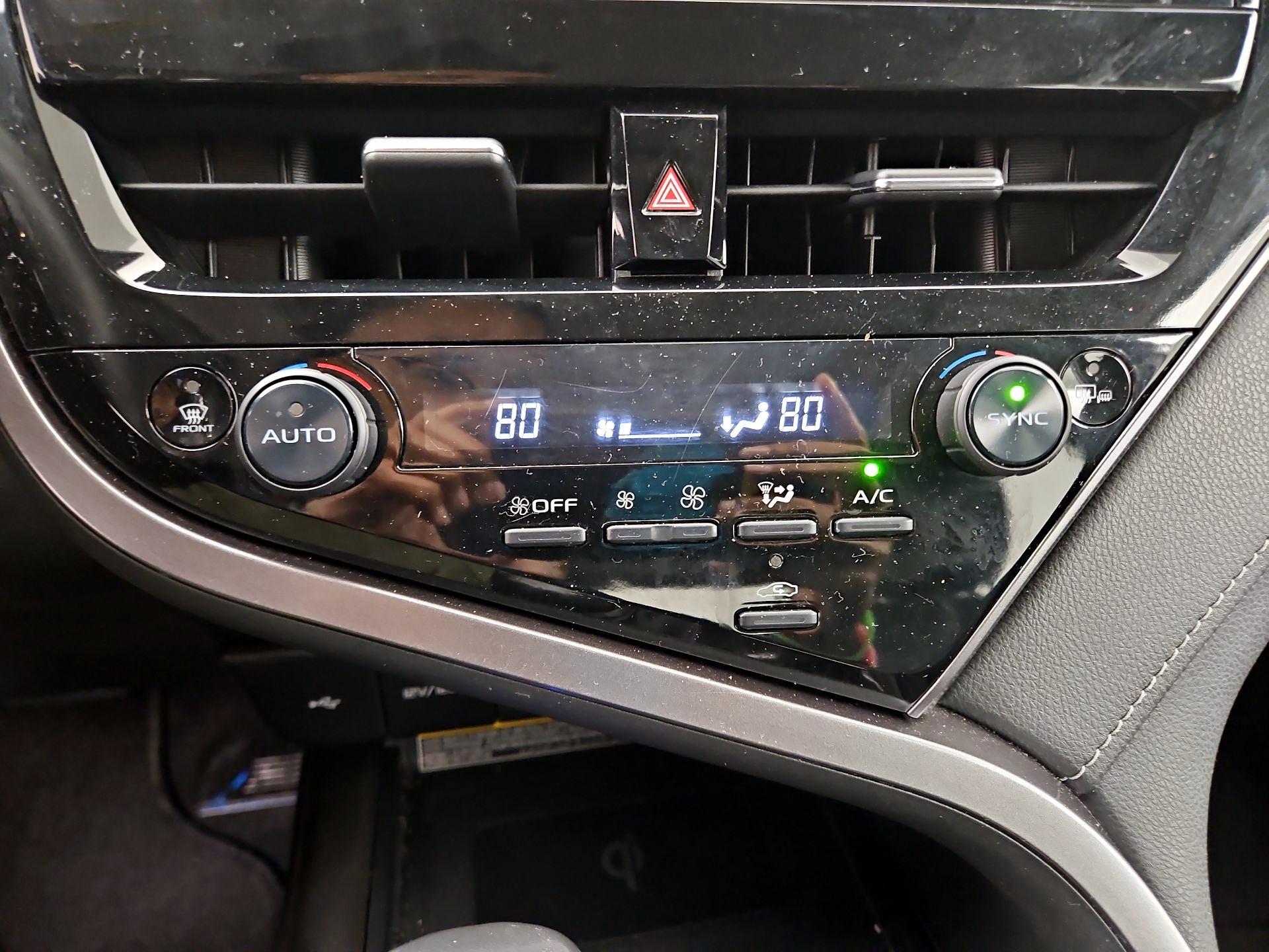 Thumbnail: 2021 Toyota Camry - 16