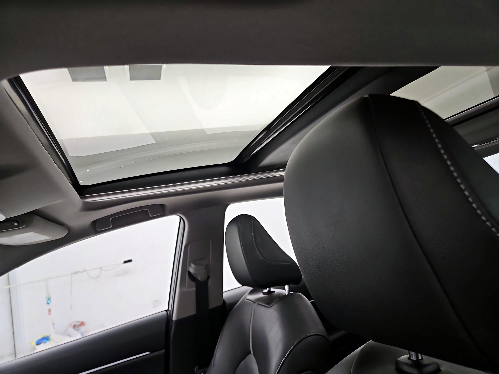 Thumbnail: 2021 Toyota Camry - 19