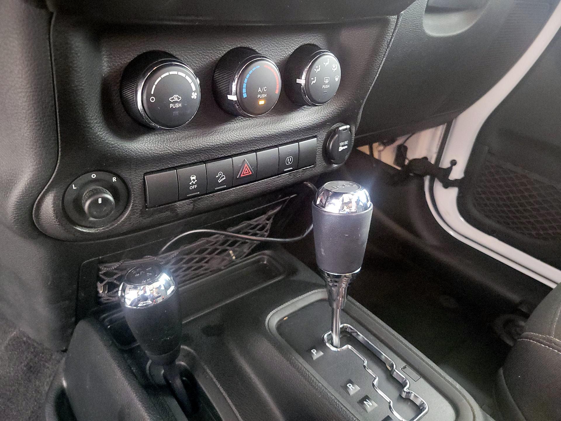 Thumbnail: 2018 Jeep Wrangler - 15