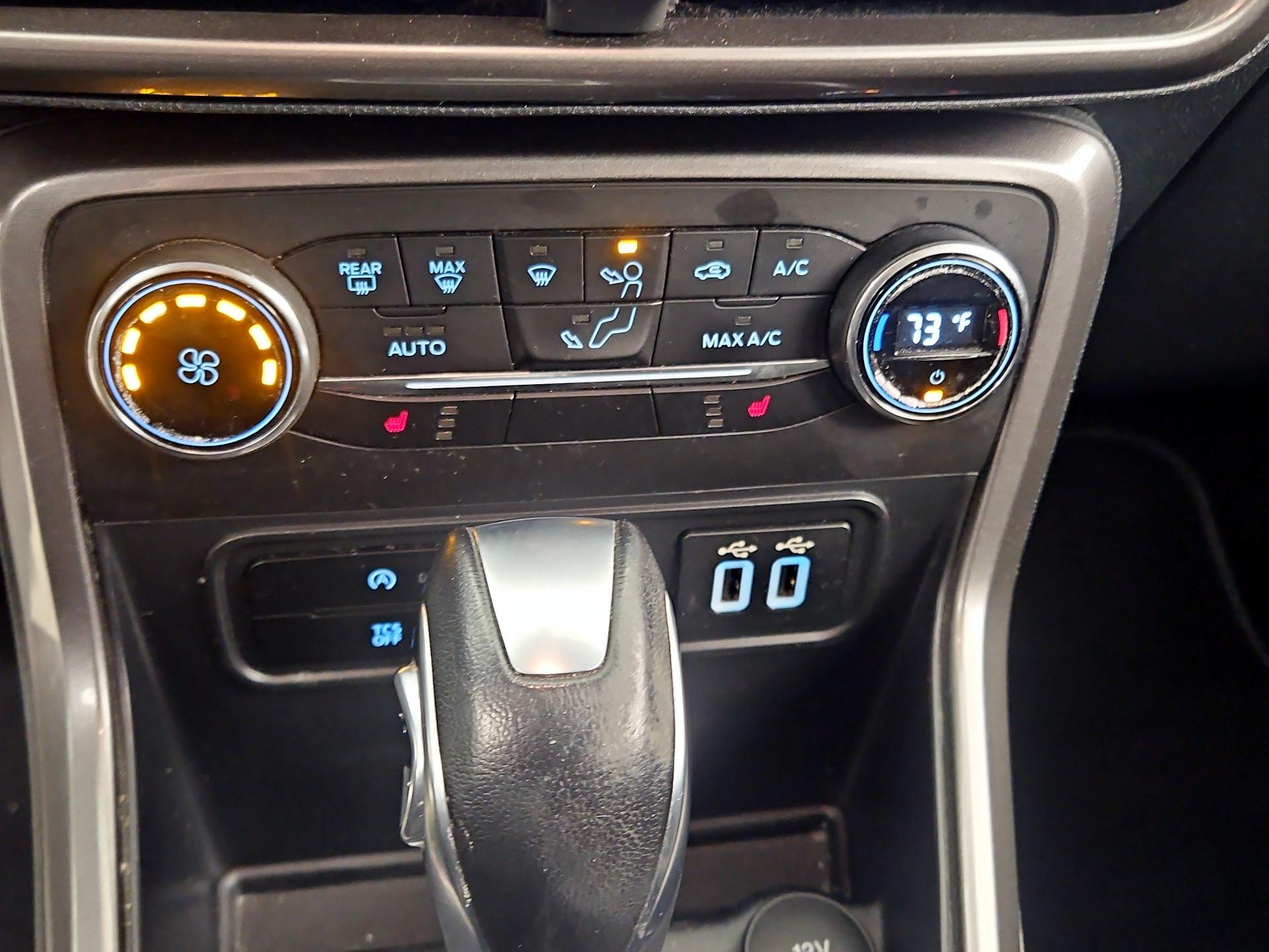 Thumbnail: 2019 Ford EcoSport - 16