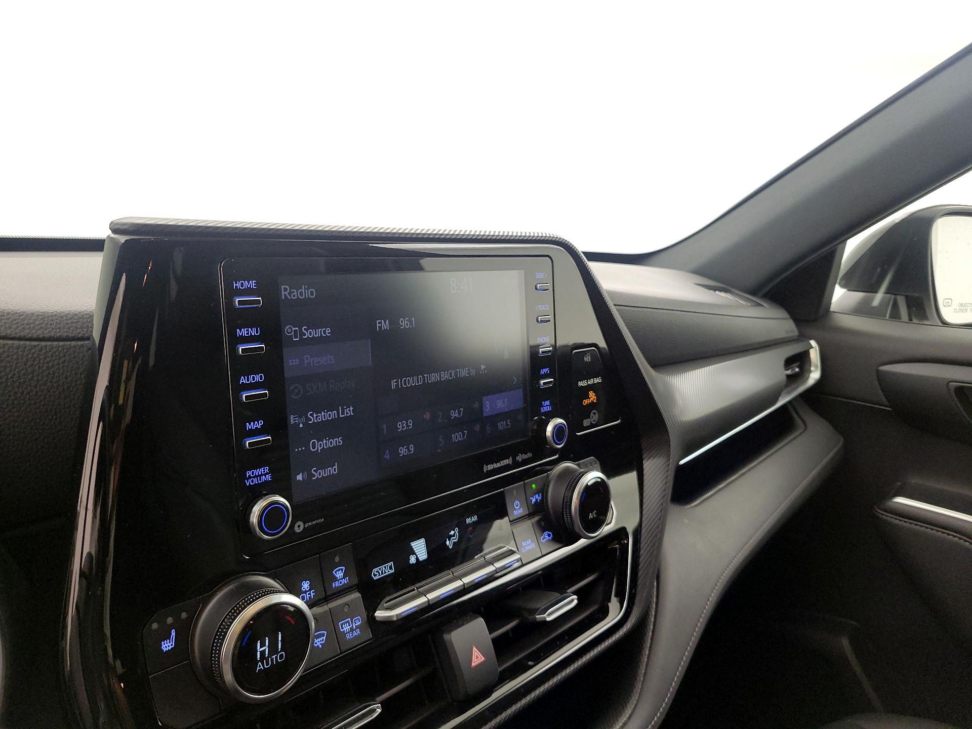 Thumbnail: 2021 Toyota Highlander - 15