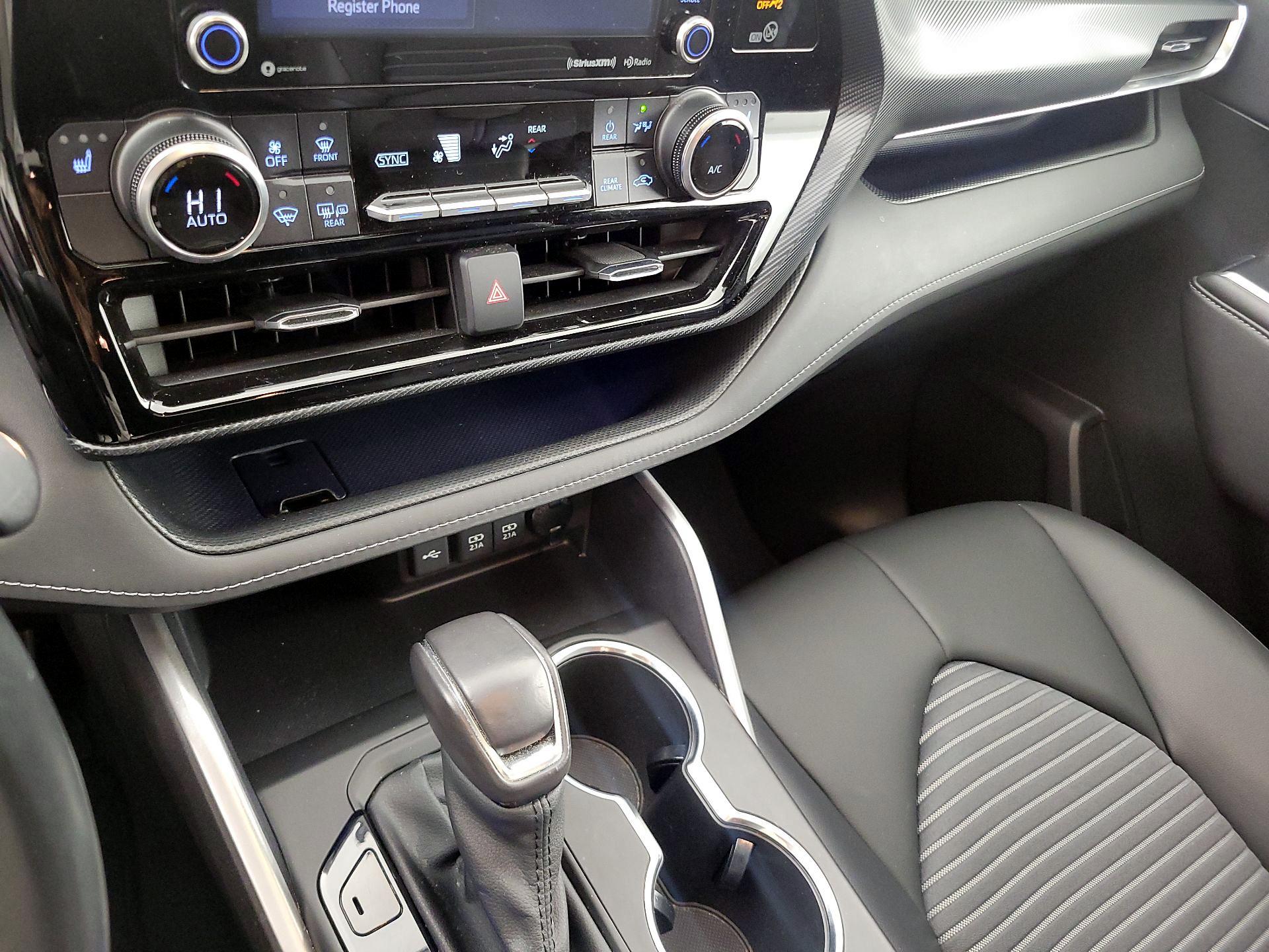 Thumbnail: 2021 Toyota Highlander - 16