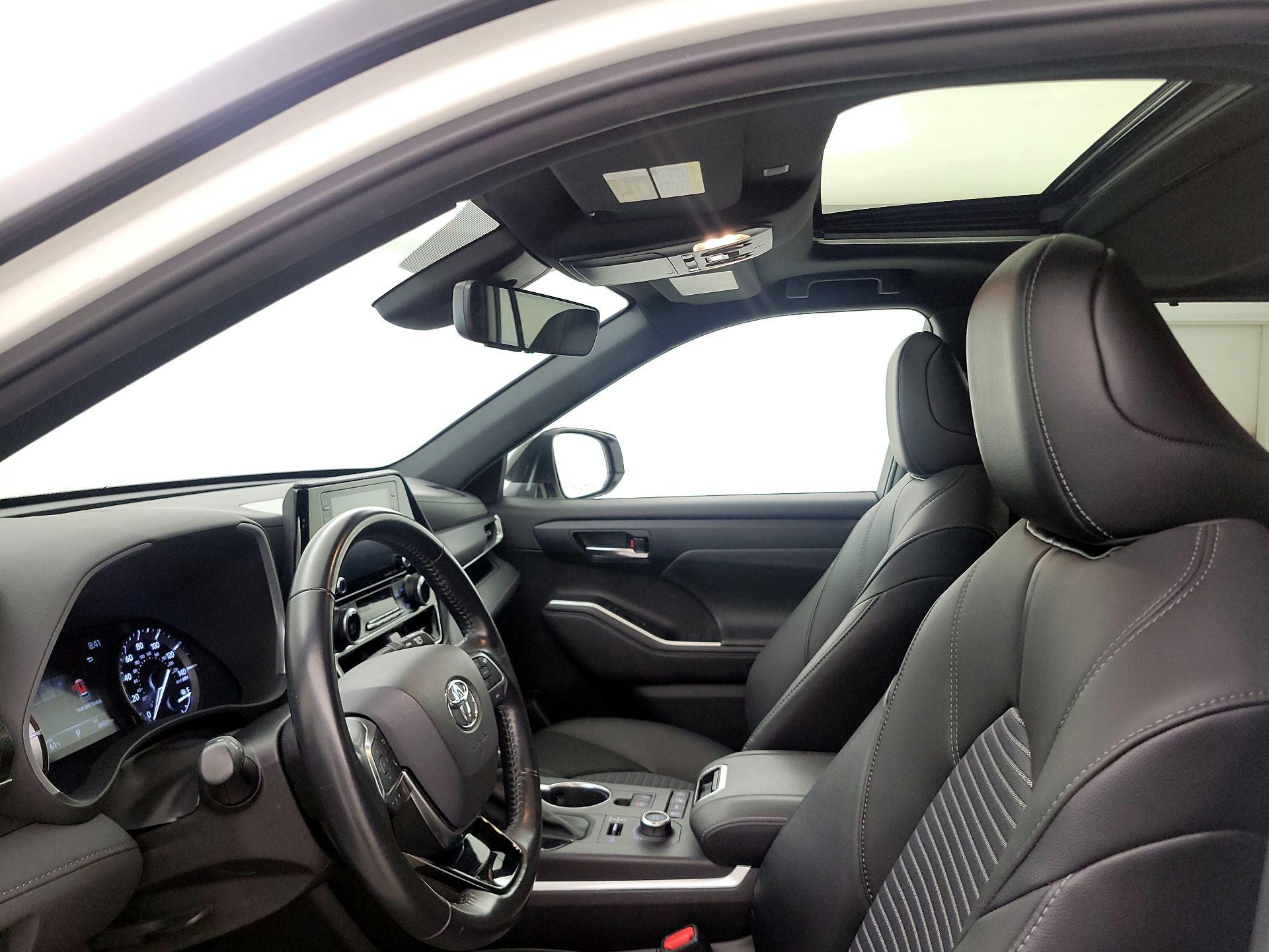 Thumbnail: 2021 Toyota Highlander - 19
