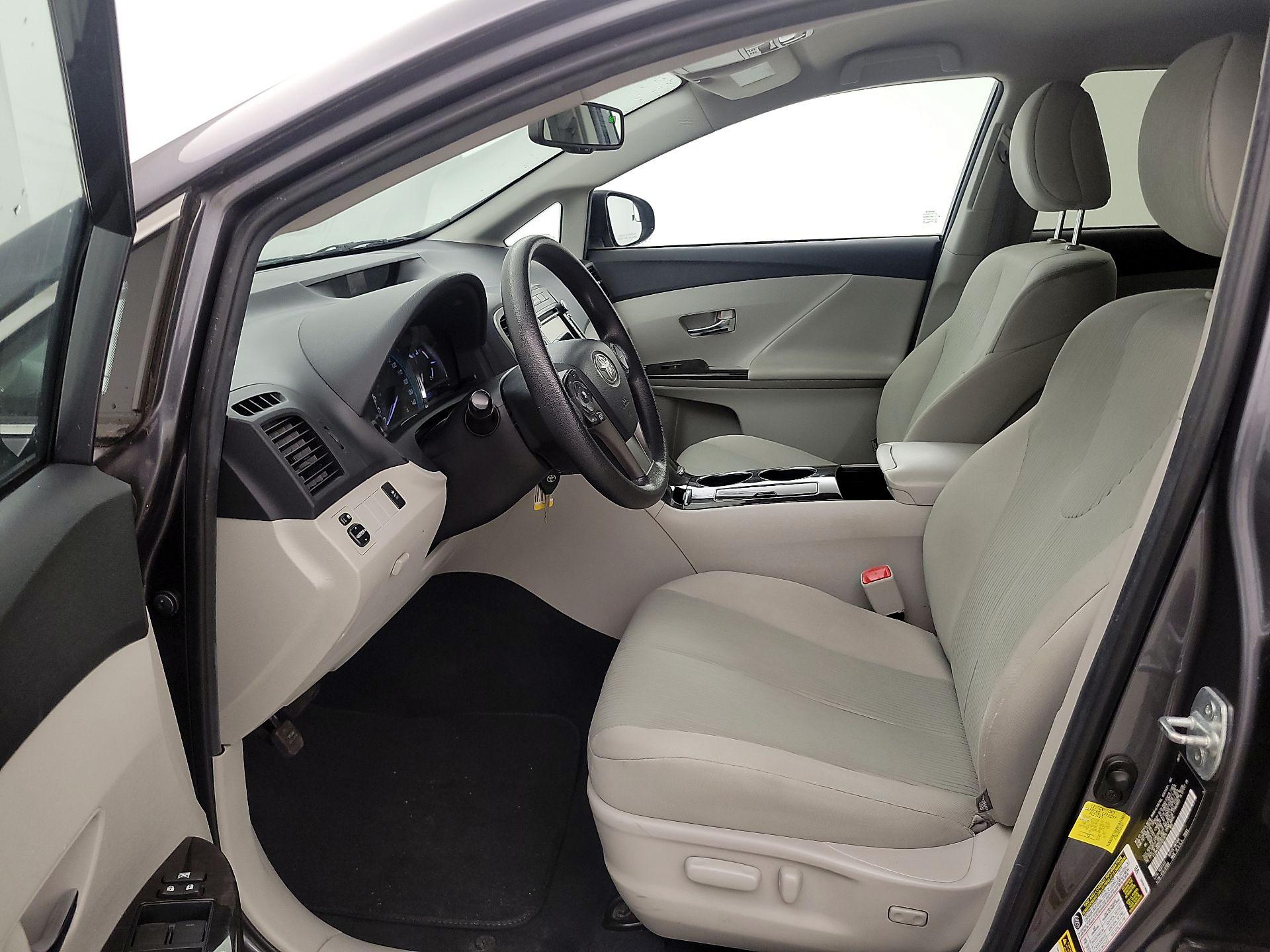 Thumbnail: 2014 Toyota Venza - 11