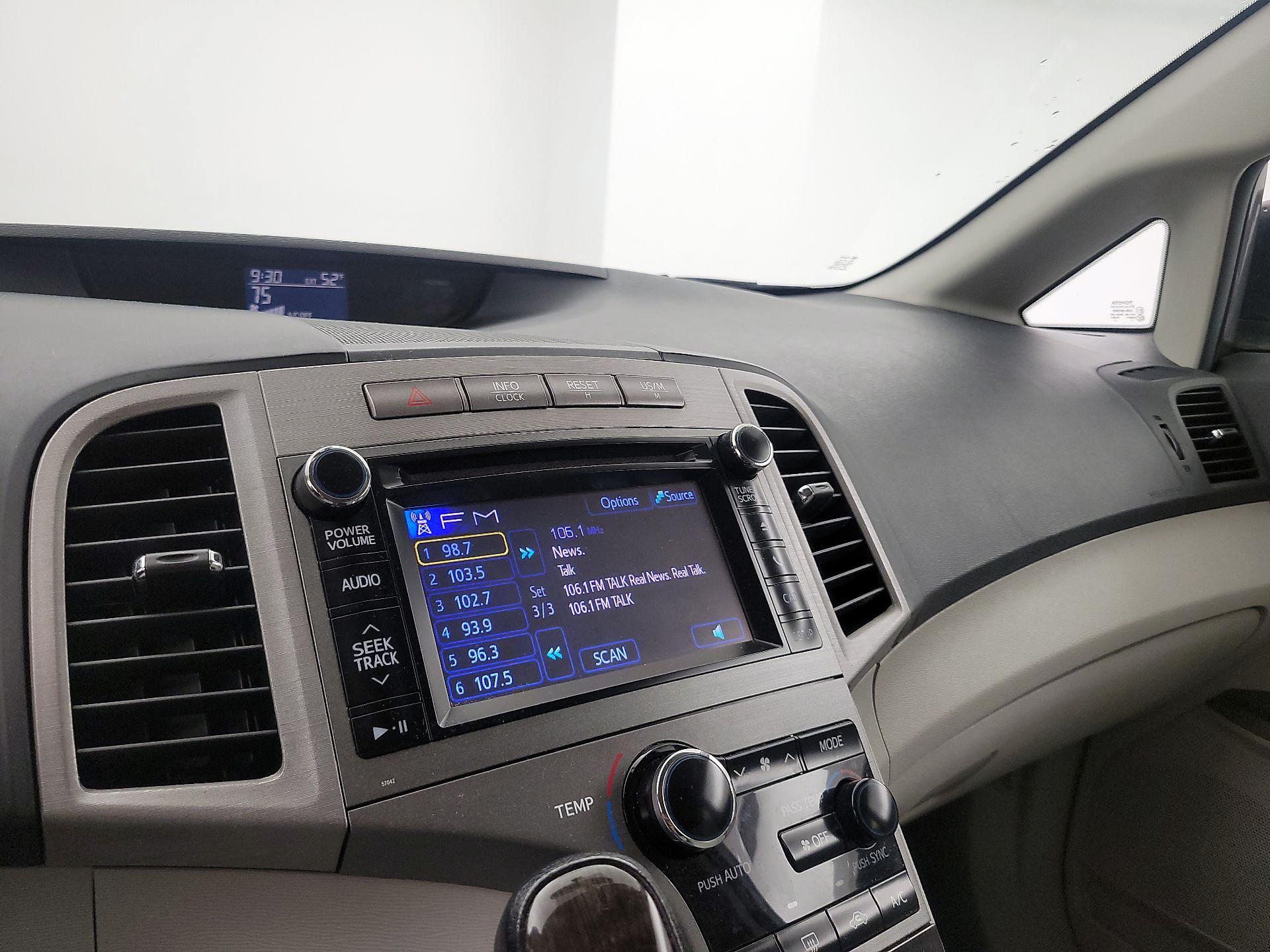 Thumbnail: 2014 Toyota Venza - 14