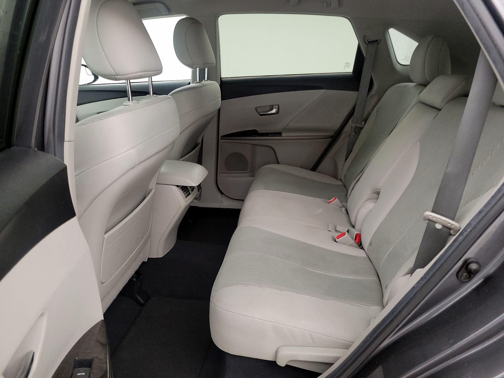 Thumbnail: 2014 Toyota Venza - 18