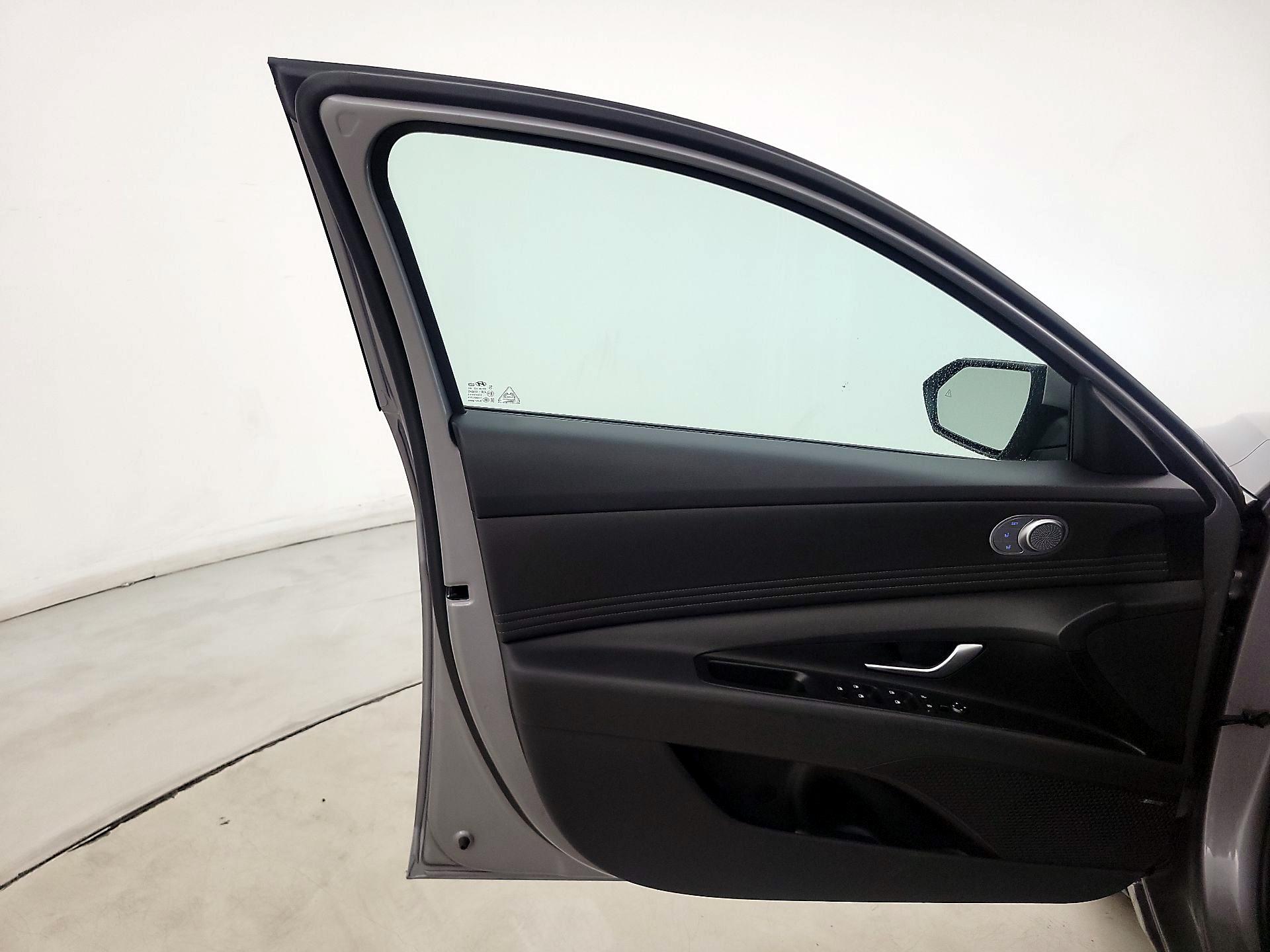 Thumbnail: 2025 Hyundai Elantra - 12