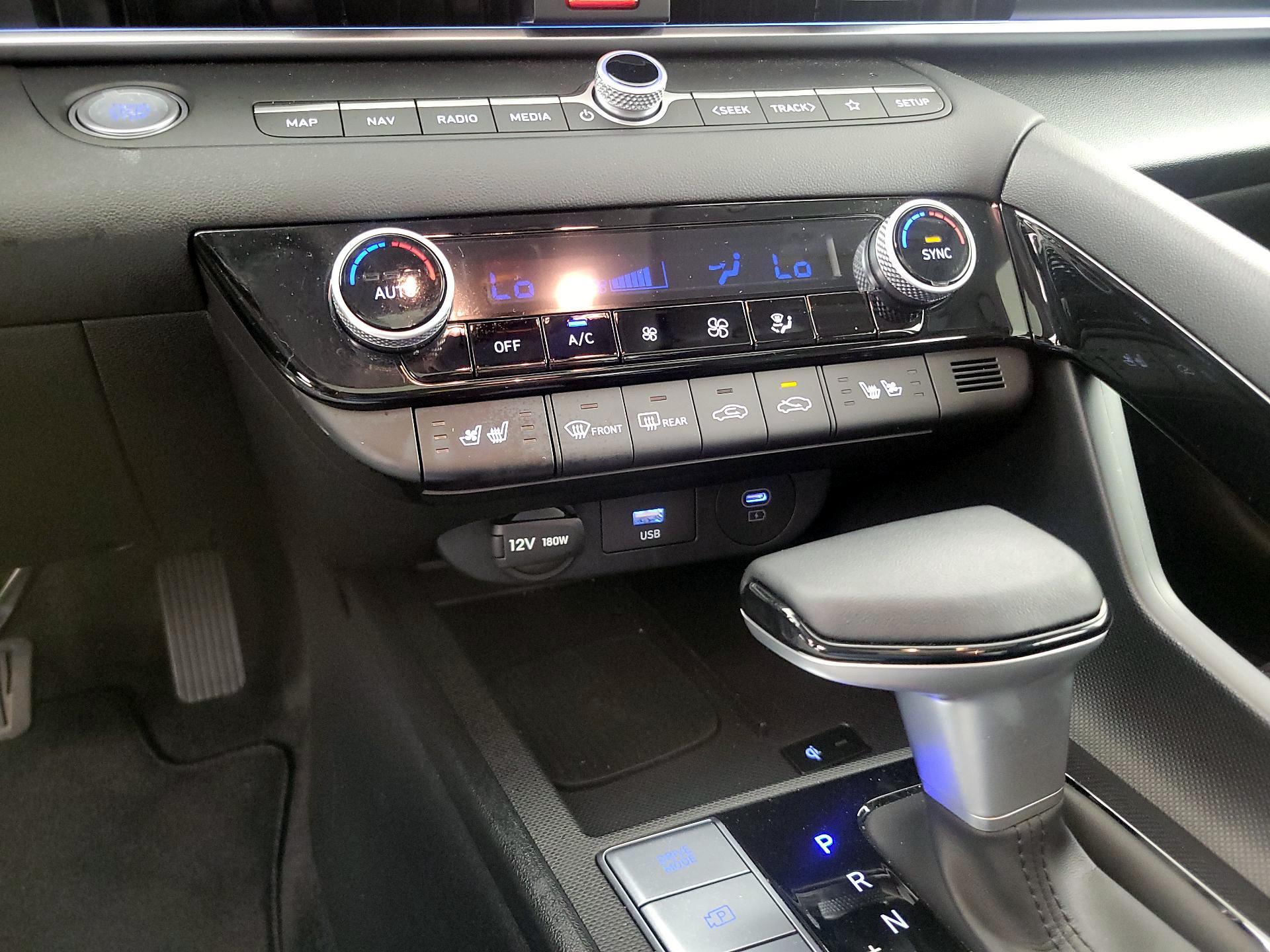 Thumbnail: 2025 Hyundai Elantra - 17