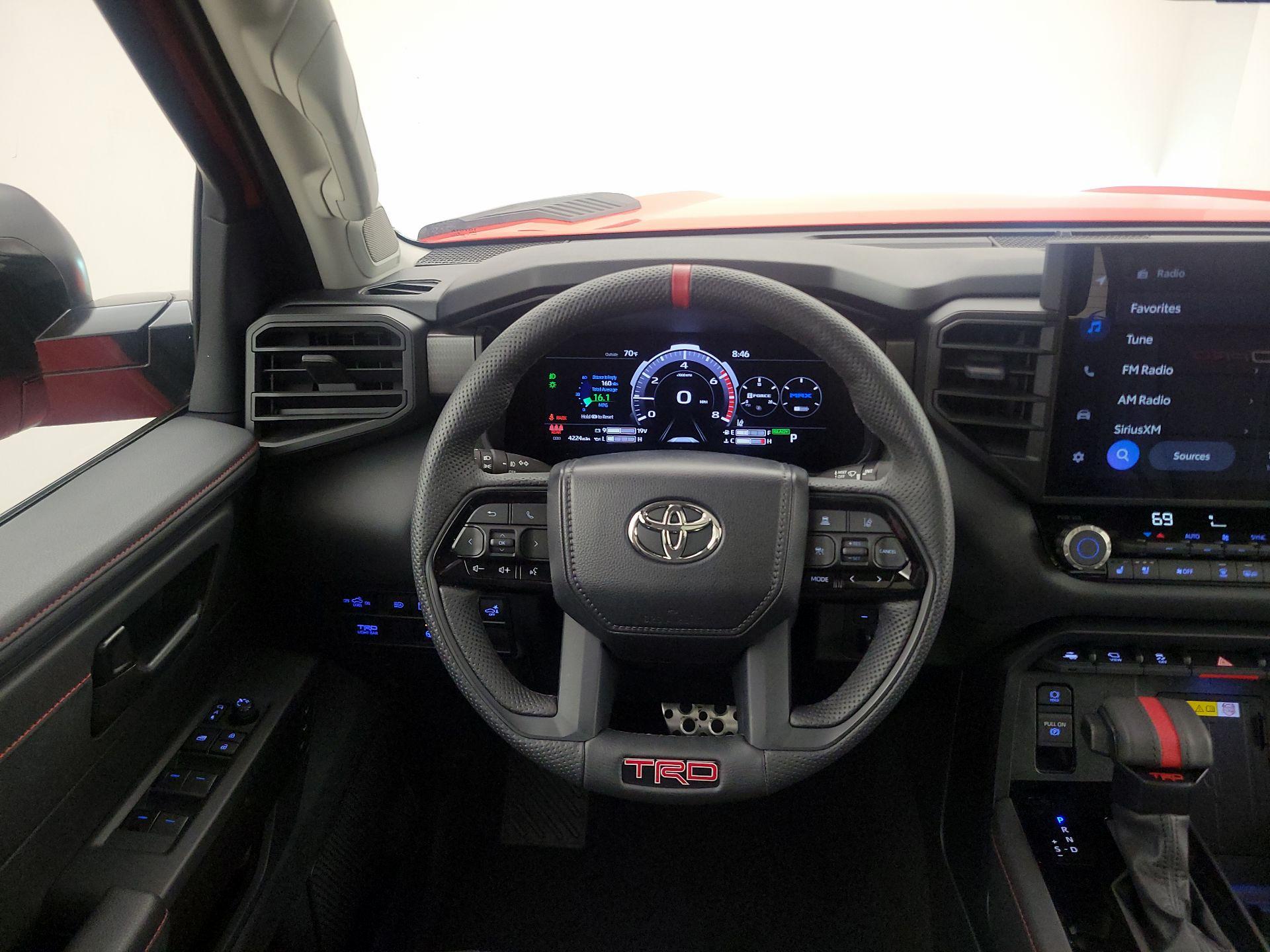 Thumbnail: 2022 Toyota Tundra - 10