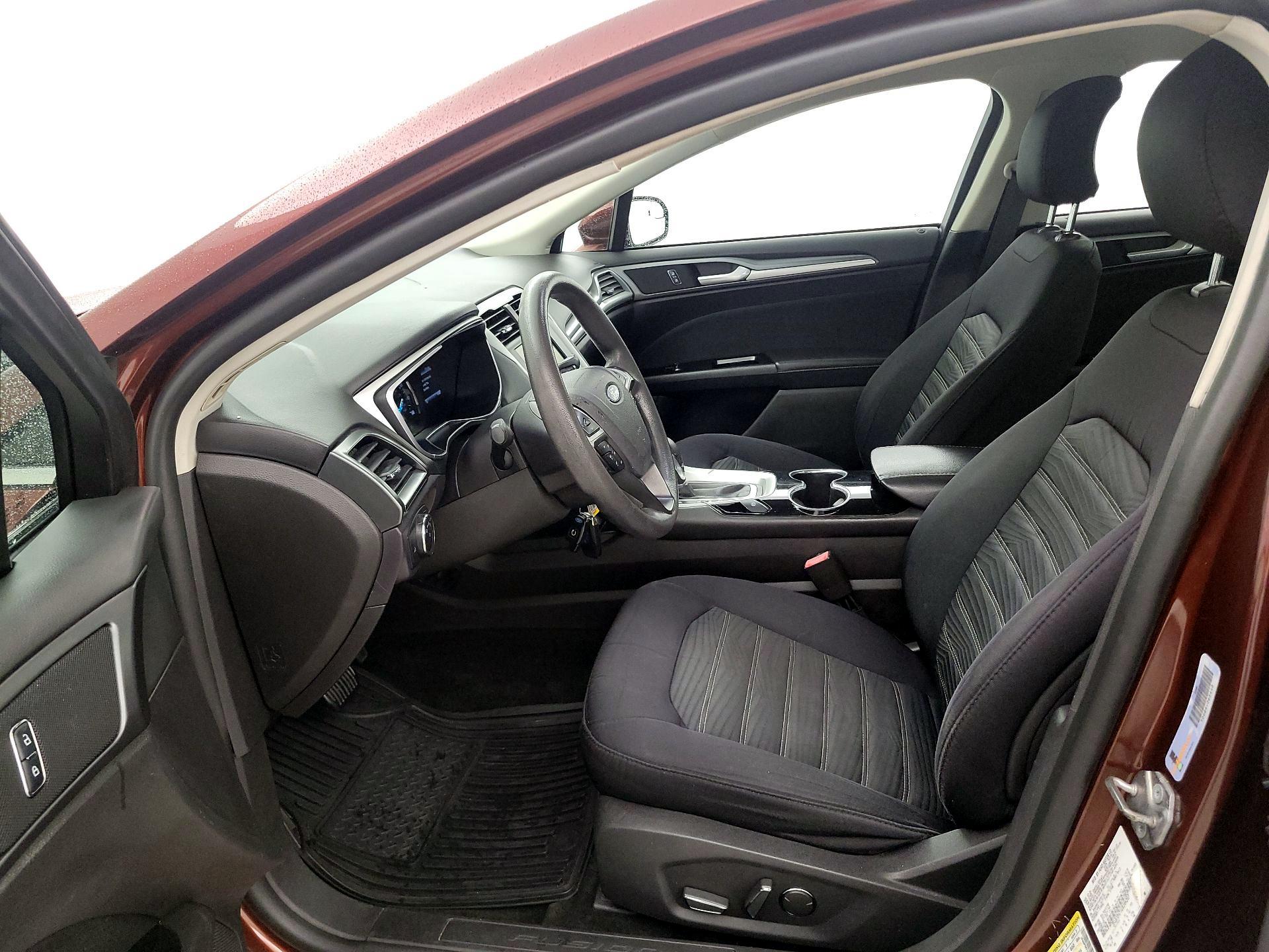 Thumbnail: 2016 Ford Fusion - 11