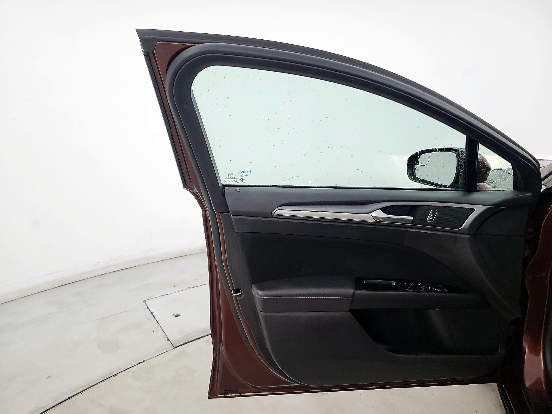 Thumbnail: 2016 Ford Fusion - 12