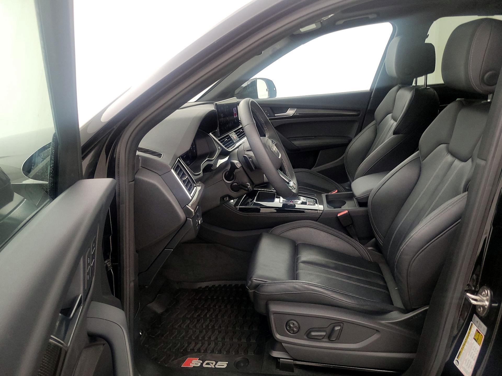 Thumbnail: 2024 Audi SQ5 - 11