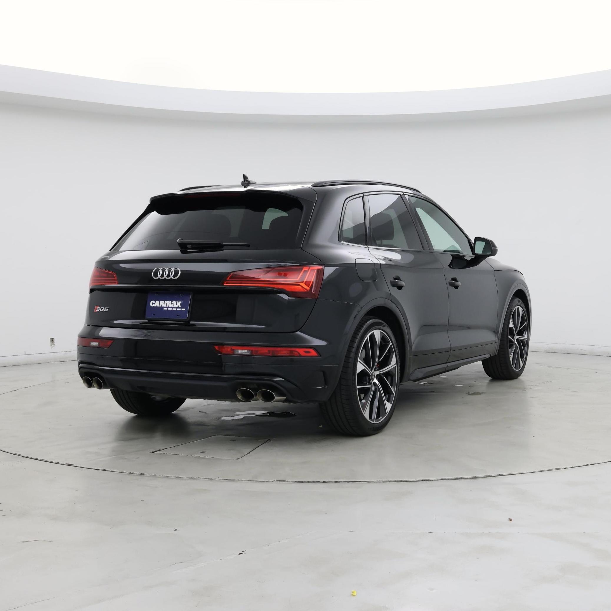 Thumbnail: 2024 Audi SQ5 - 8