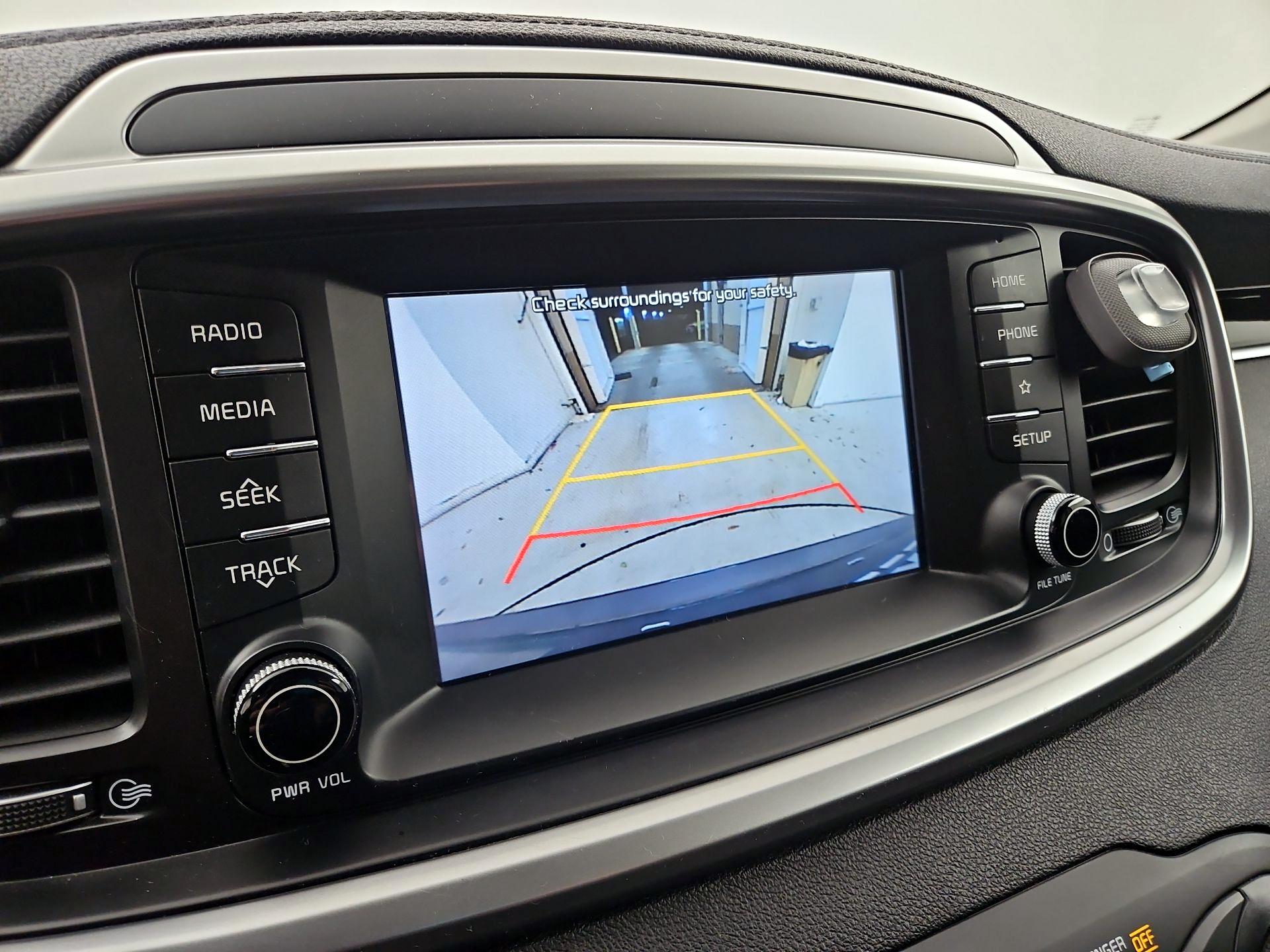 Thumbnail: 2020 Kia Sorento - 14