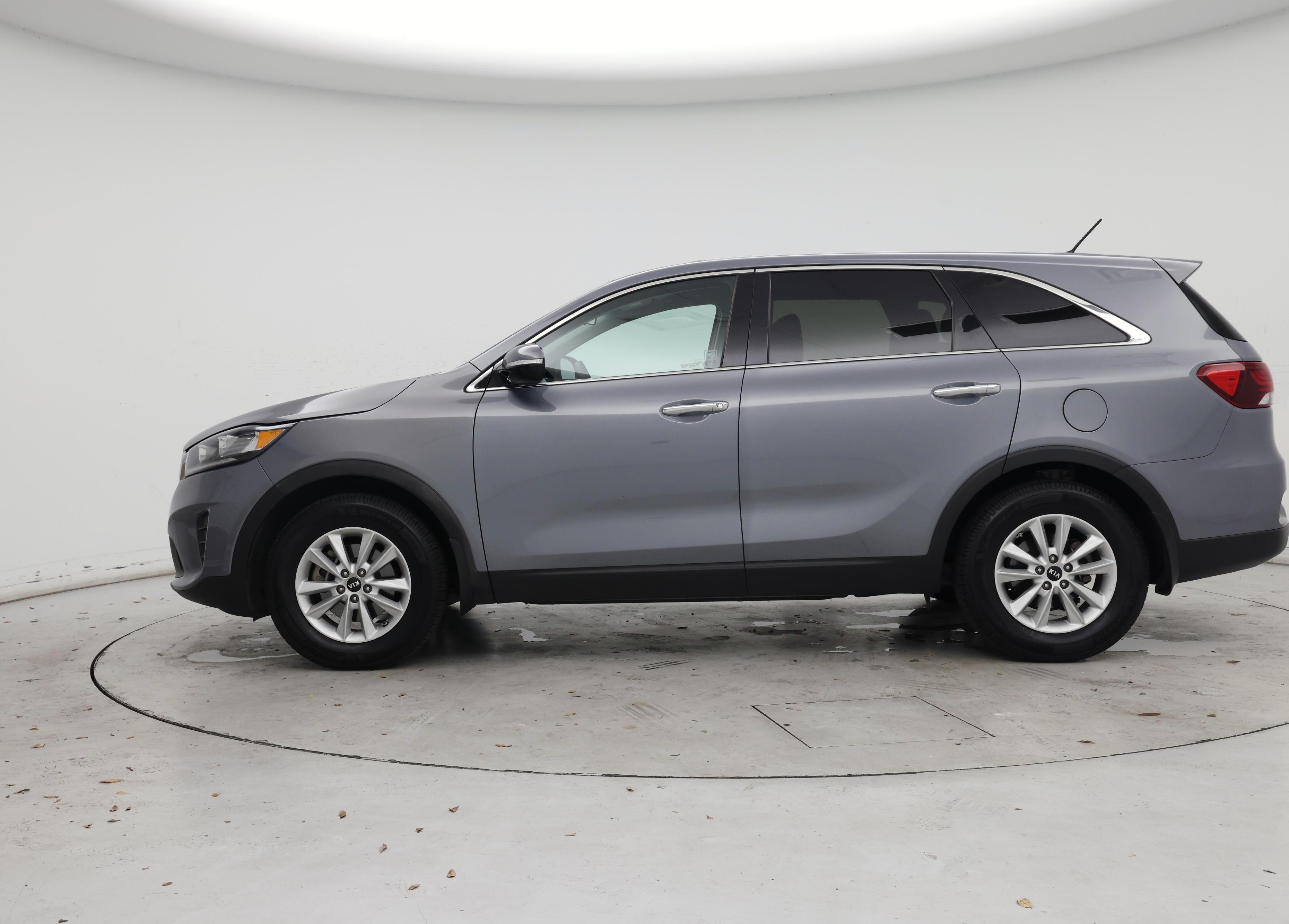 Thumbnail: 2020 Kia Sorento - 3