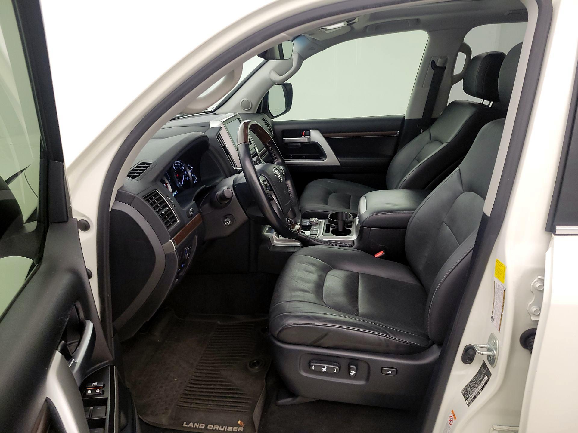 Thumbnail: 2019 Toyota Land Cruiser - 11