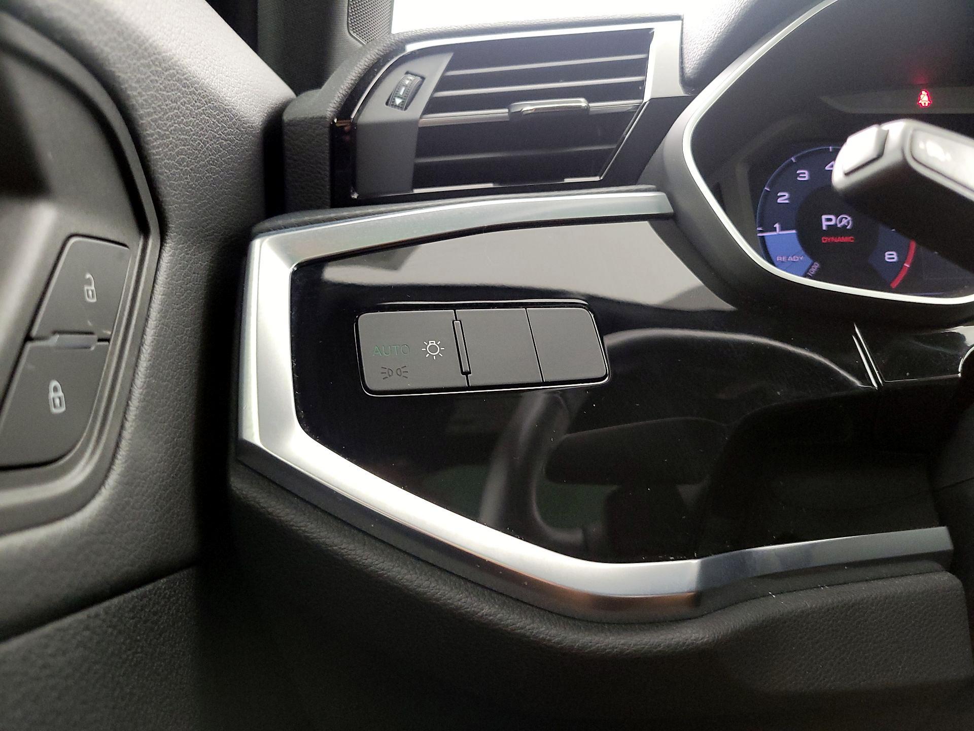 Thumbnail: 2021 Audi Q3 - 13