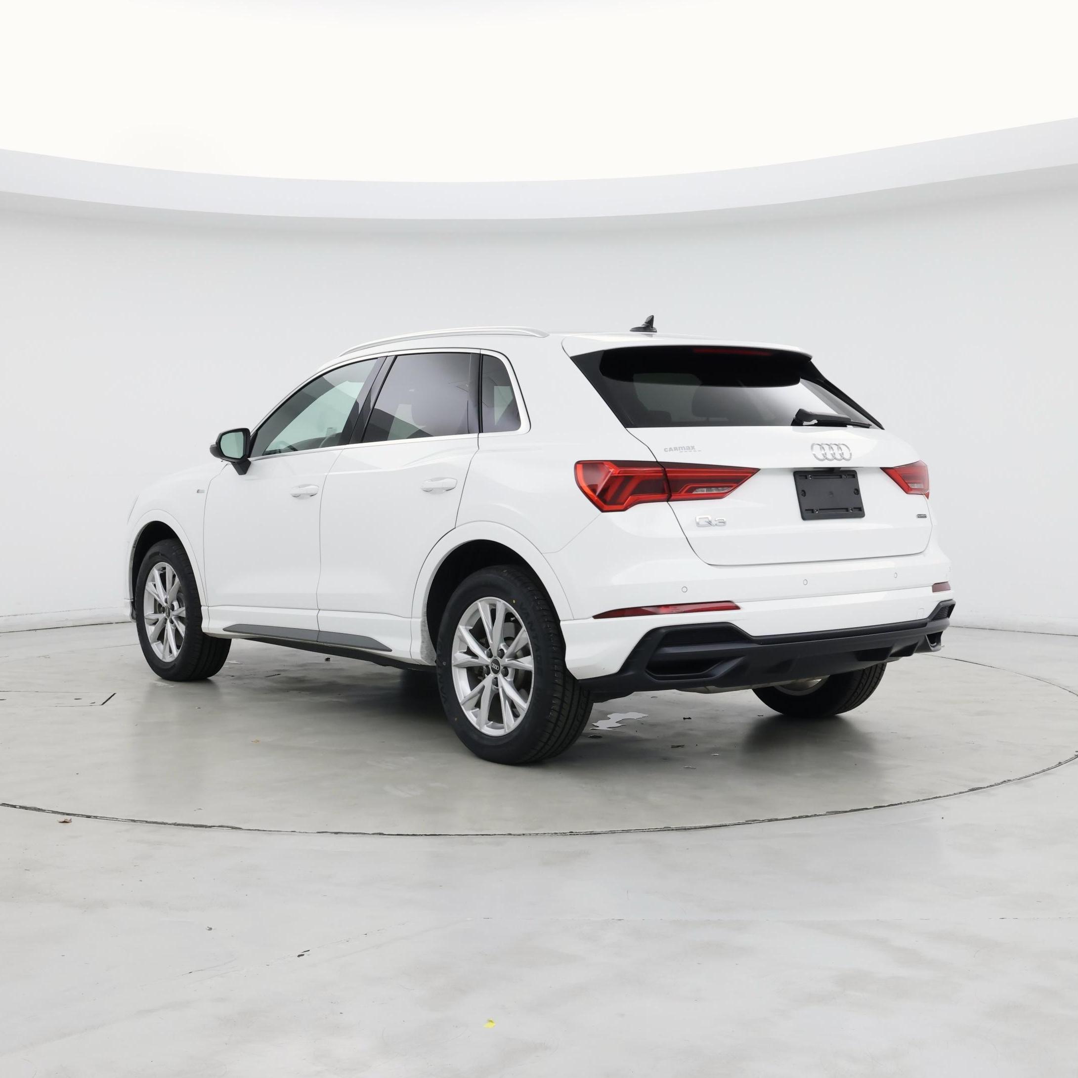 Thumbnail: 2021 Audi Q3 - 2