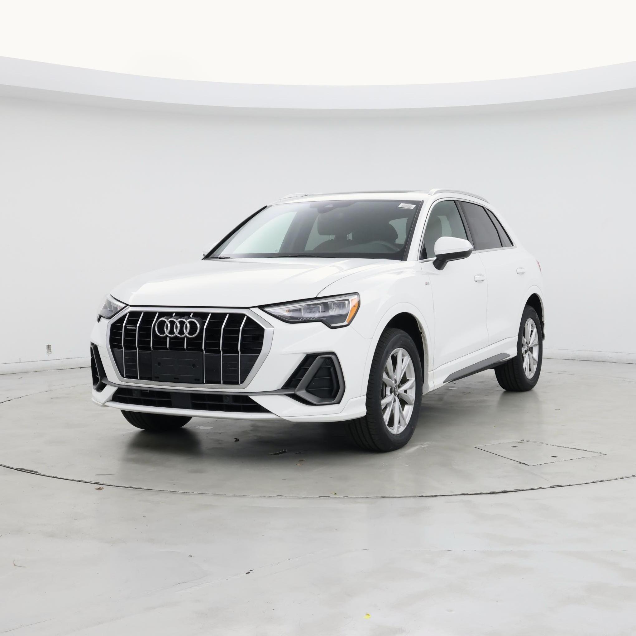 Thumbnail: 2021 Audi Q3 - 4