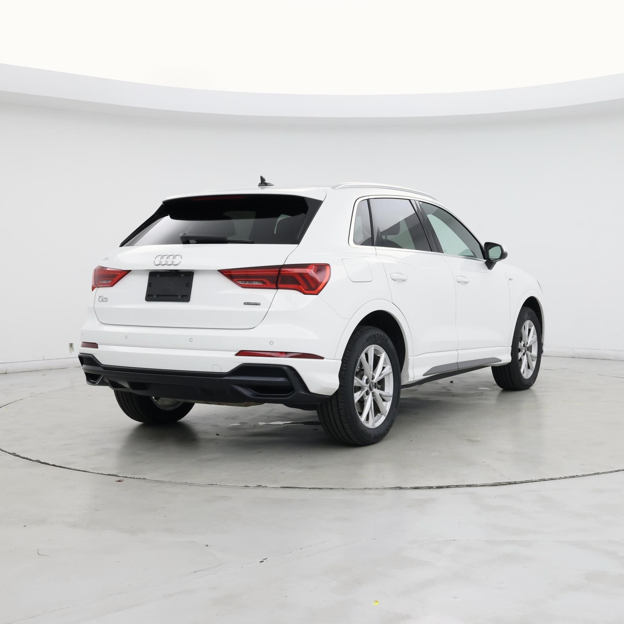 Thumbnail: 2021 Audi Q3 - 8