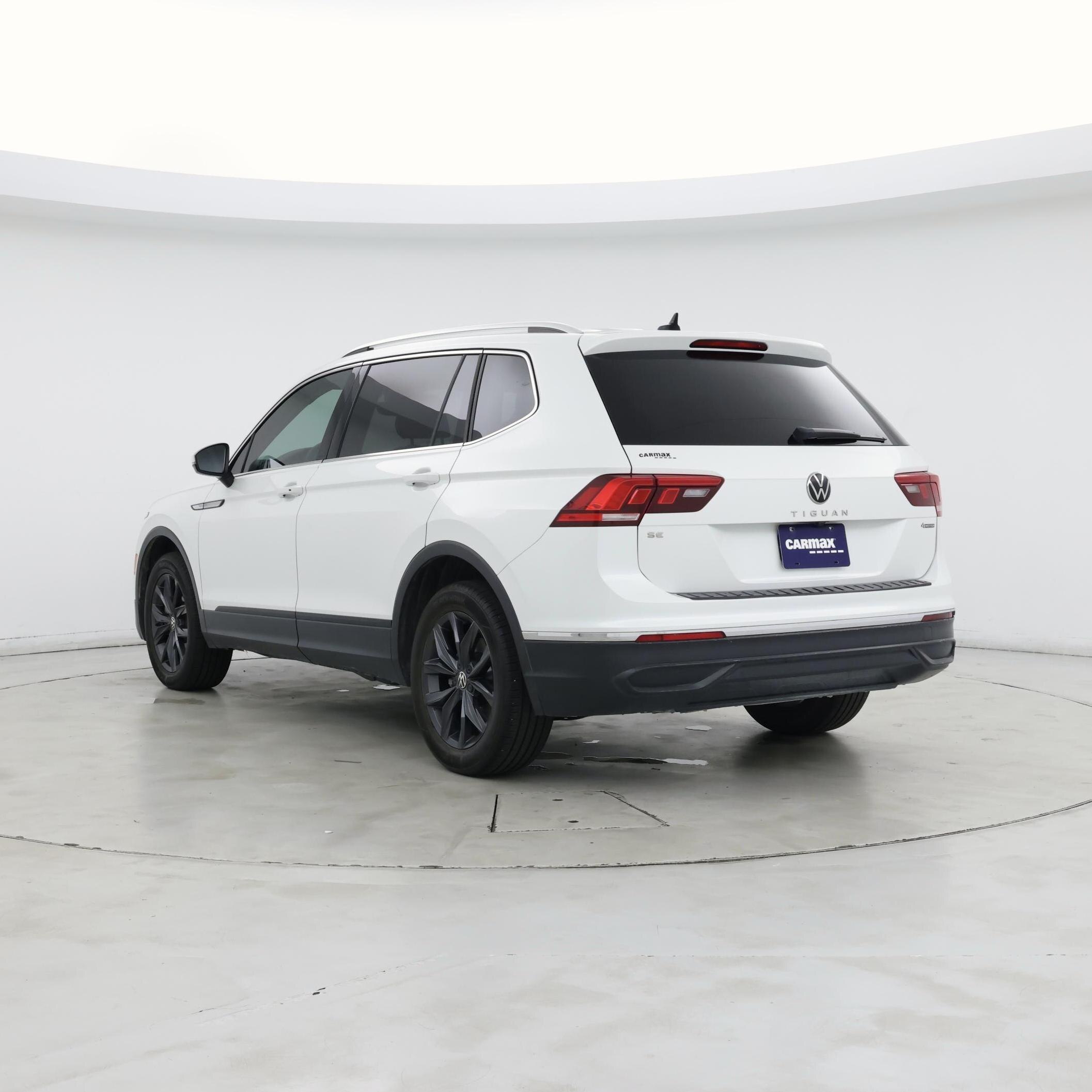 Thumbnail: 2023 Volkswagen Tiguan - 2