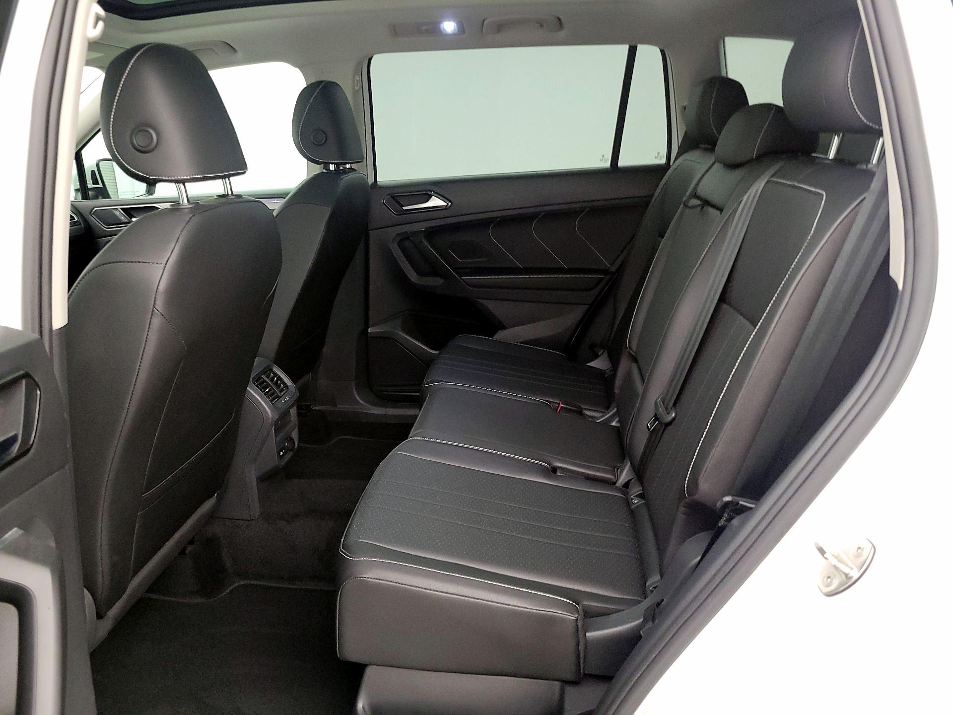 Thumbnail: 2023 Volkswagen Tiguan - 20