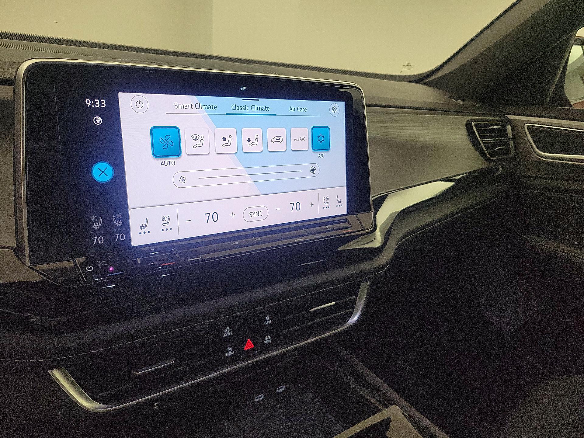 Thumbnail: 2024 Volkswagen Atlas - 16