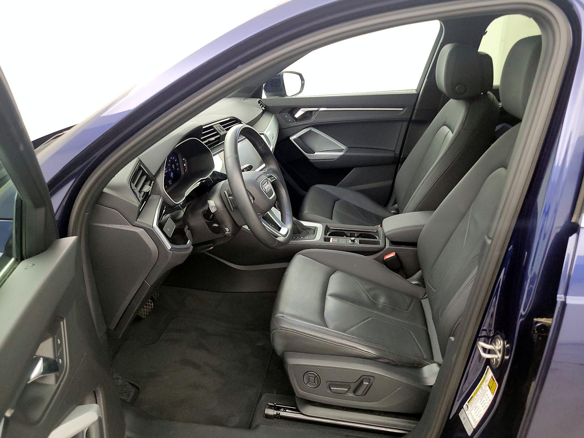 Thumbnail: 2021 Audi Q3 - 11