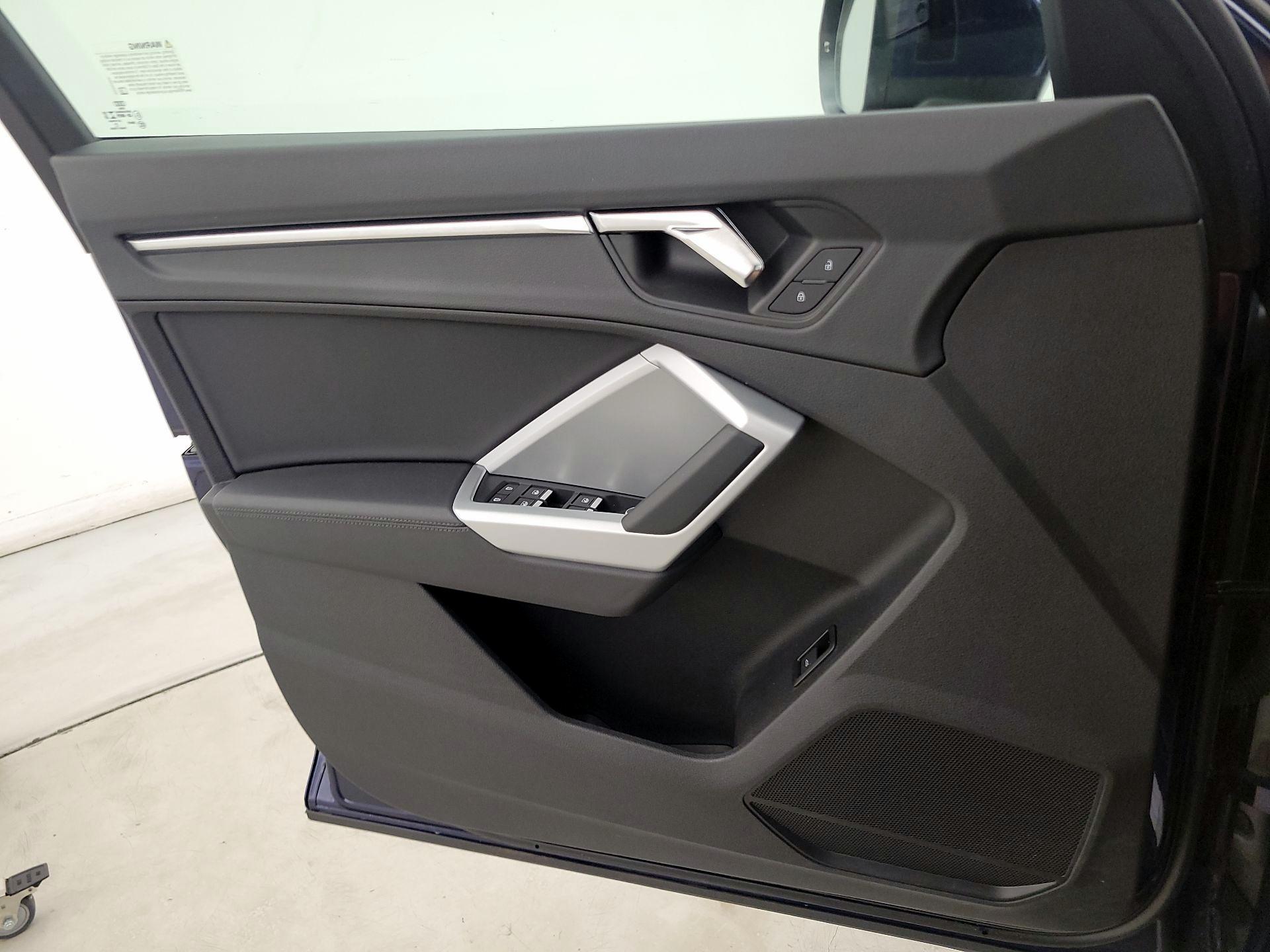 Thumbnail: 2021 Audi Q3 - 12
