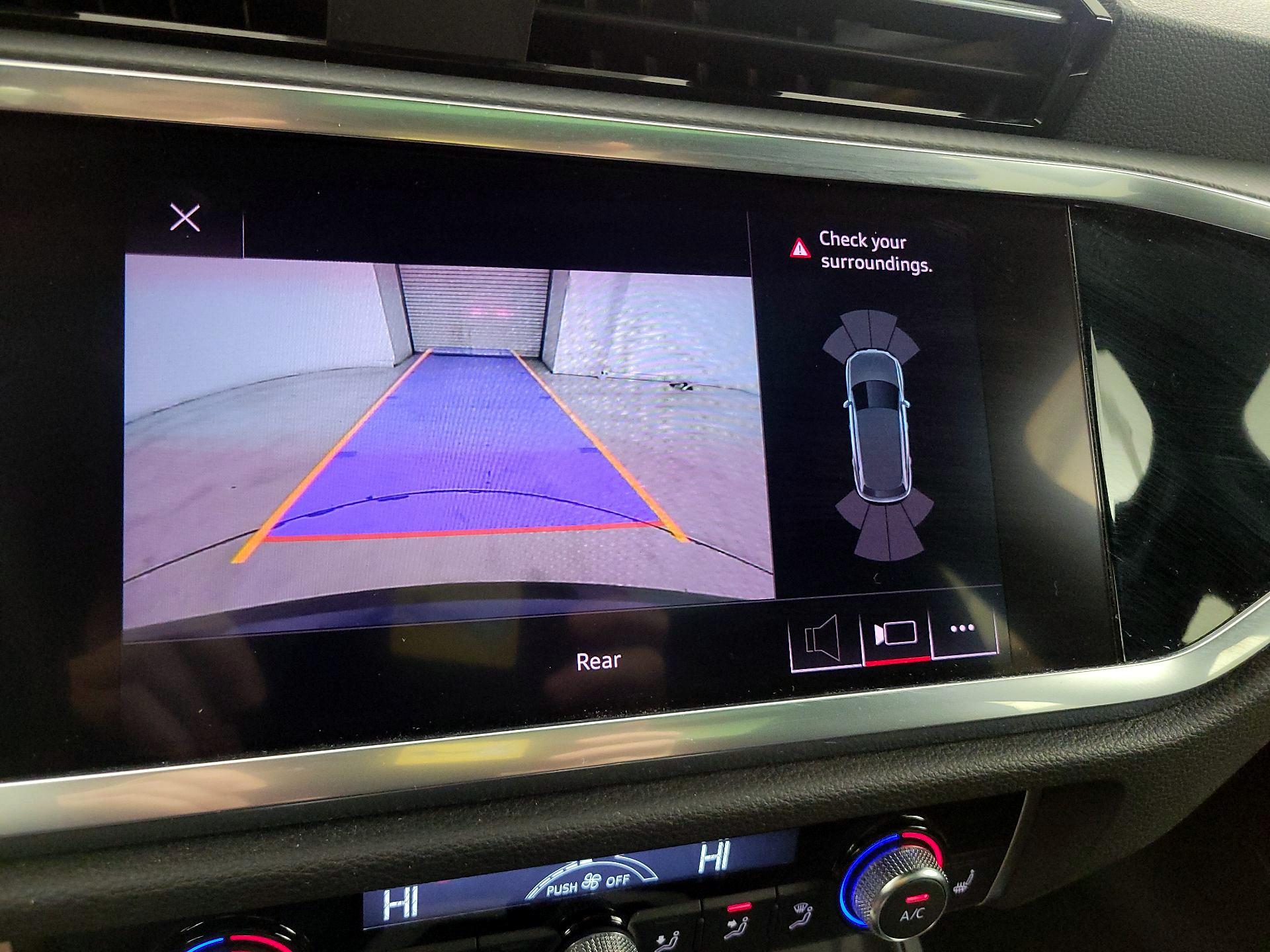 Thumbnail: 2021 Audi Q3 - 14