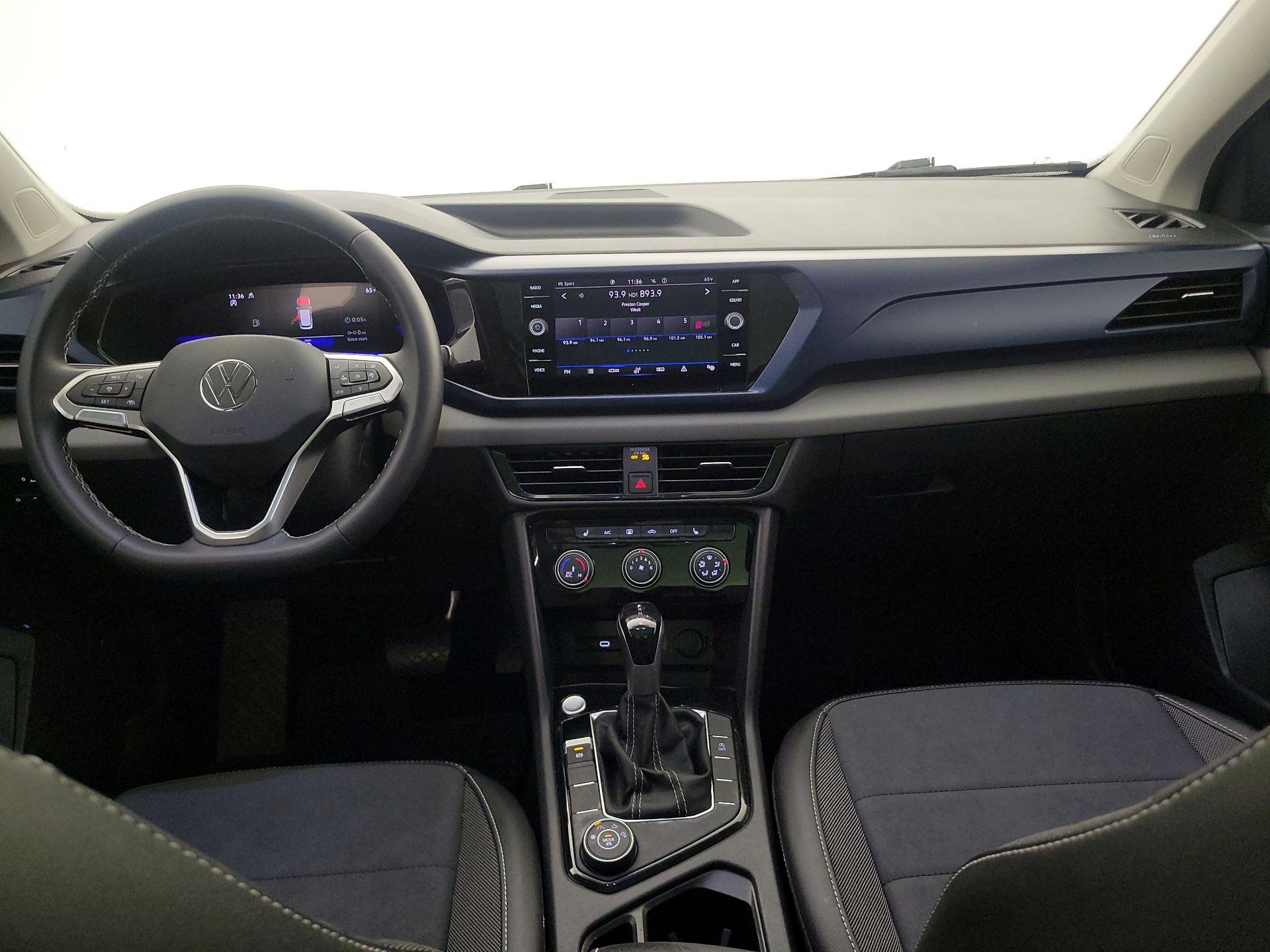 Thumbnail: 2023 Volkswagen Taos - 9