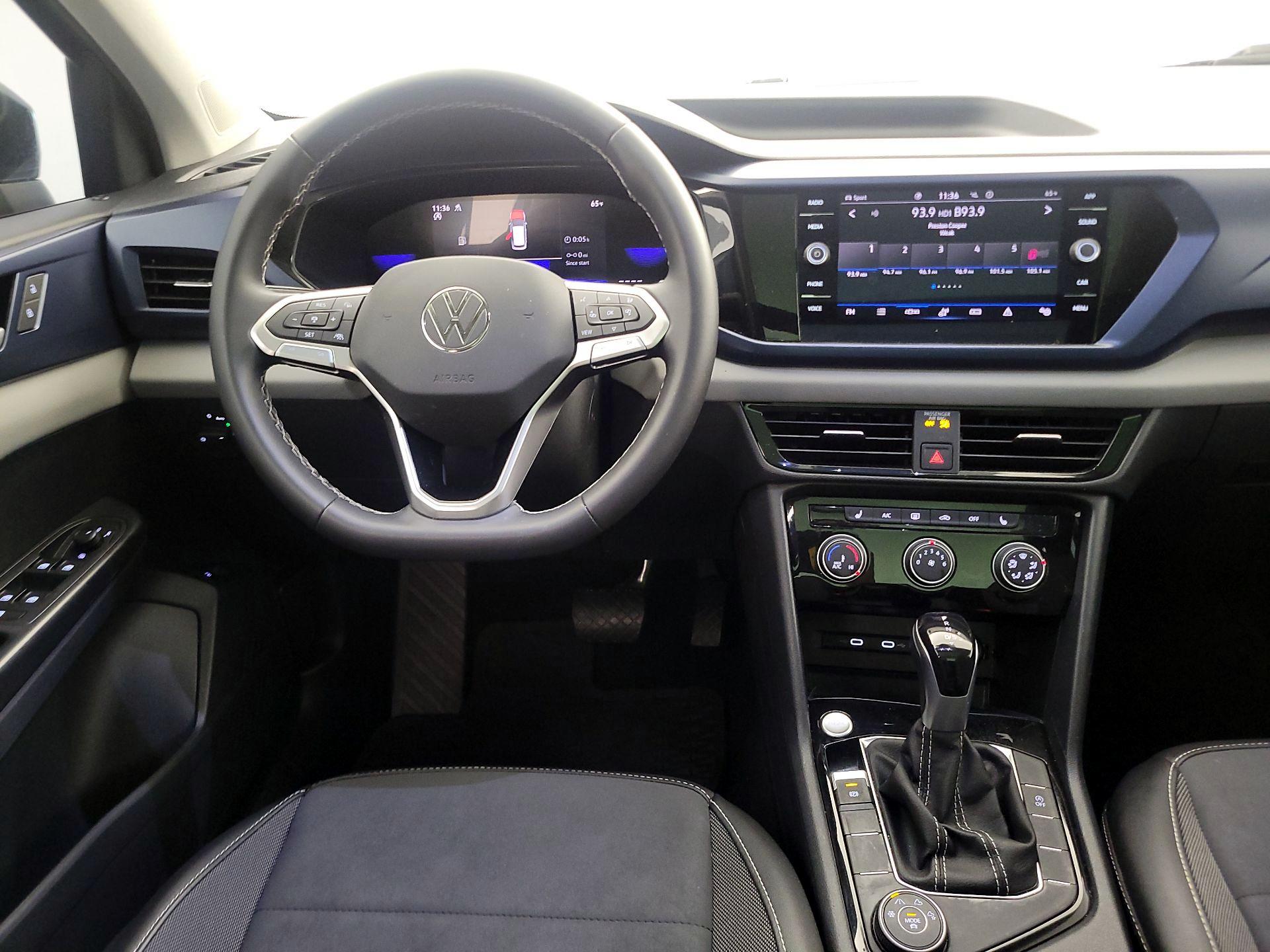 Thumbnail: 2023 Volkswagen Taos - 10