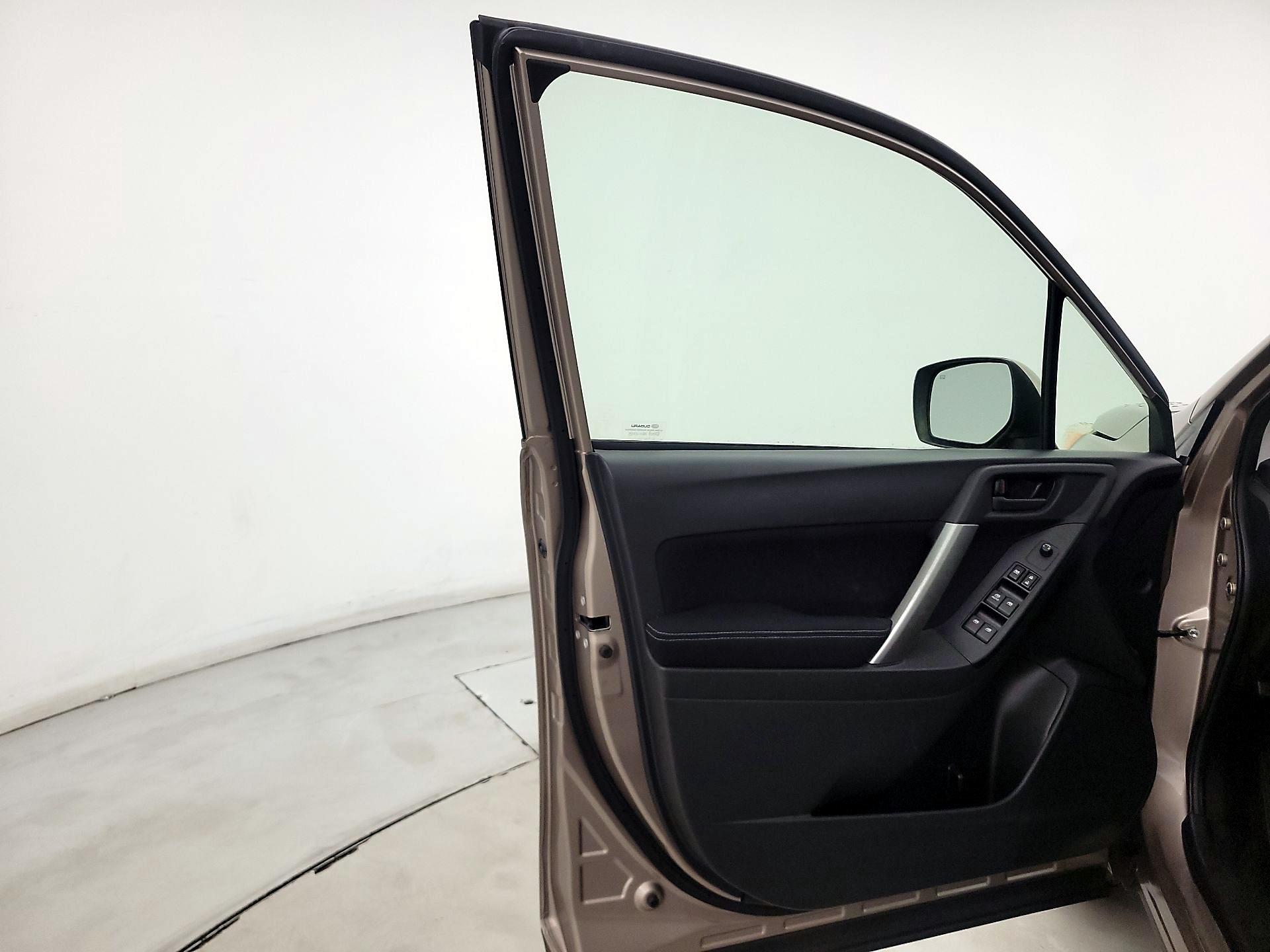 Thumbnail: 2015 Subaru Forester - 12
