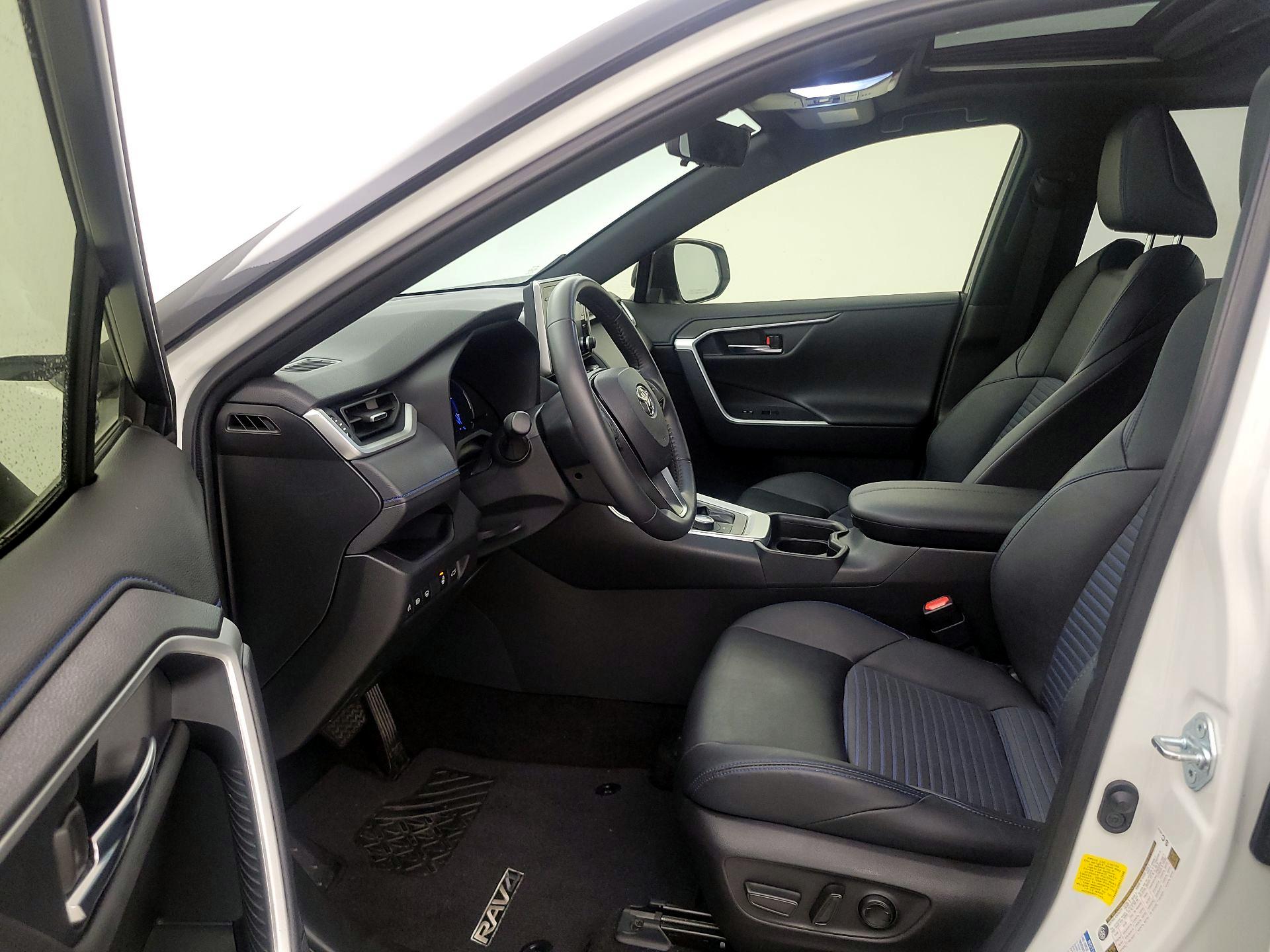 Thumbnail: 2021 Toyota RAV4 - 11