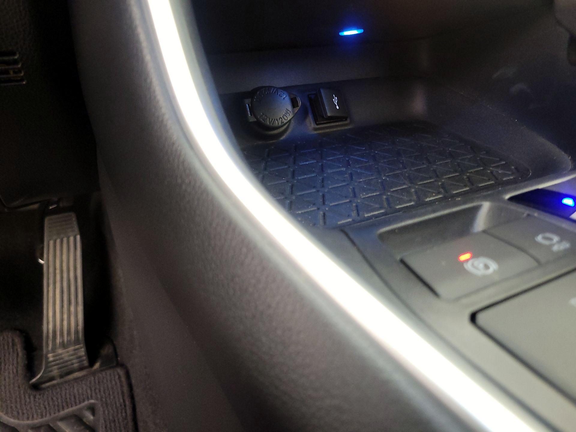 Thumbnail: 2021 Toyota RAV4 - 18