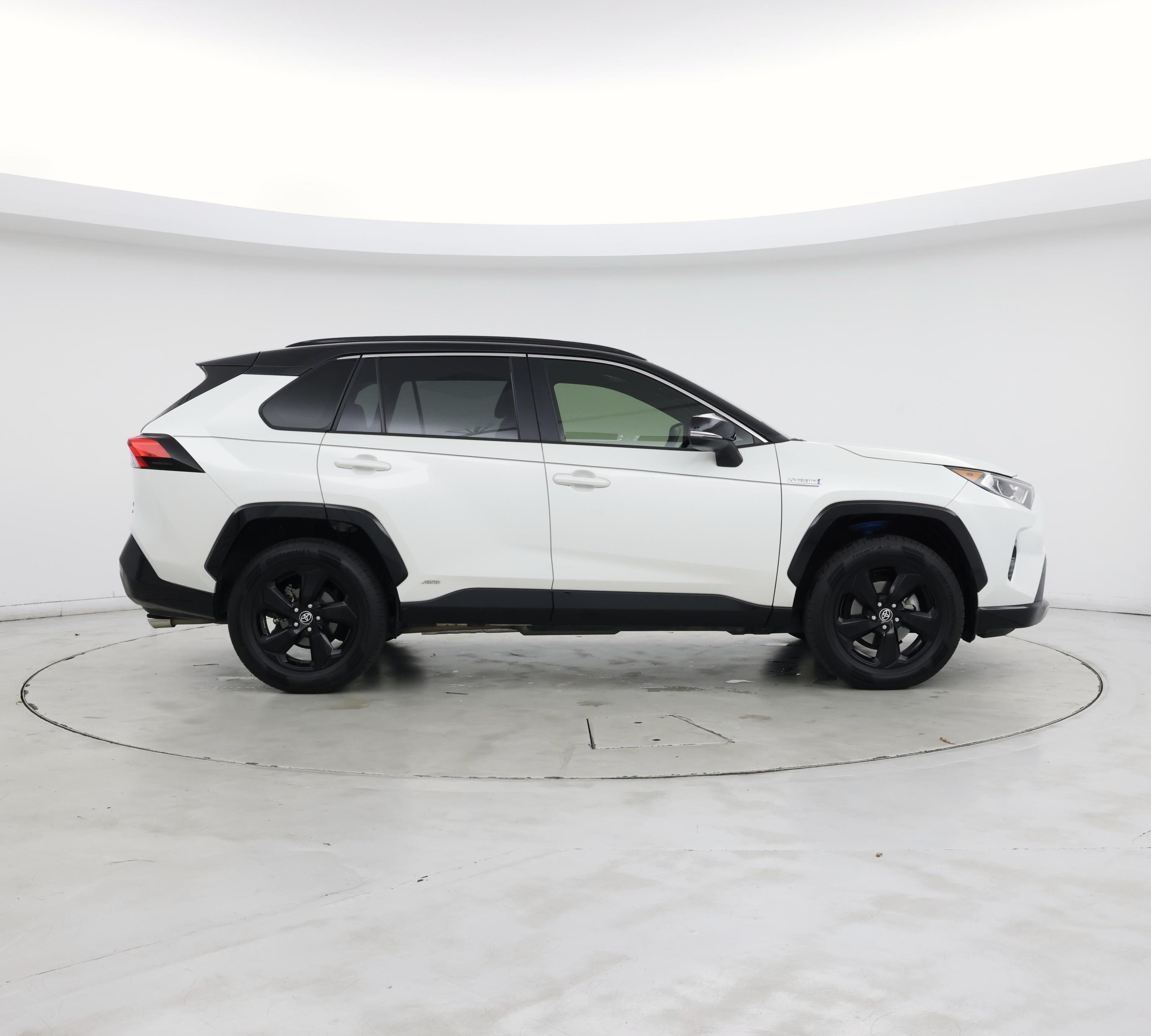 Thumbnail: 2021 Toyota RAV4 - 7
