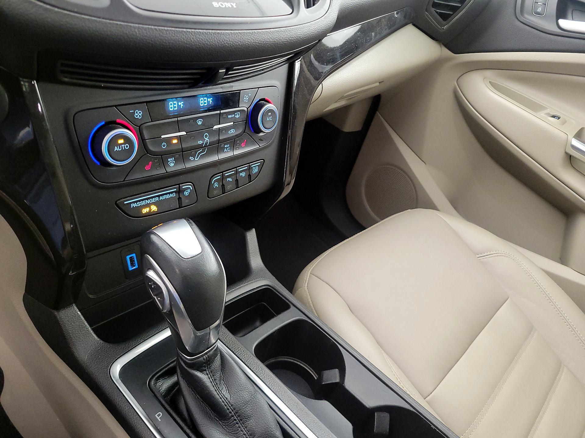 Thumbnail: 2019 Ford Escape - 17