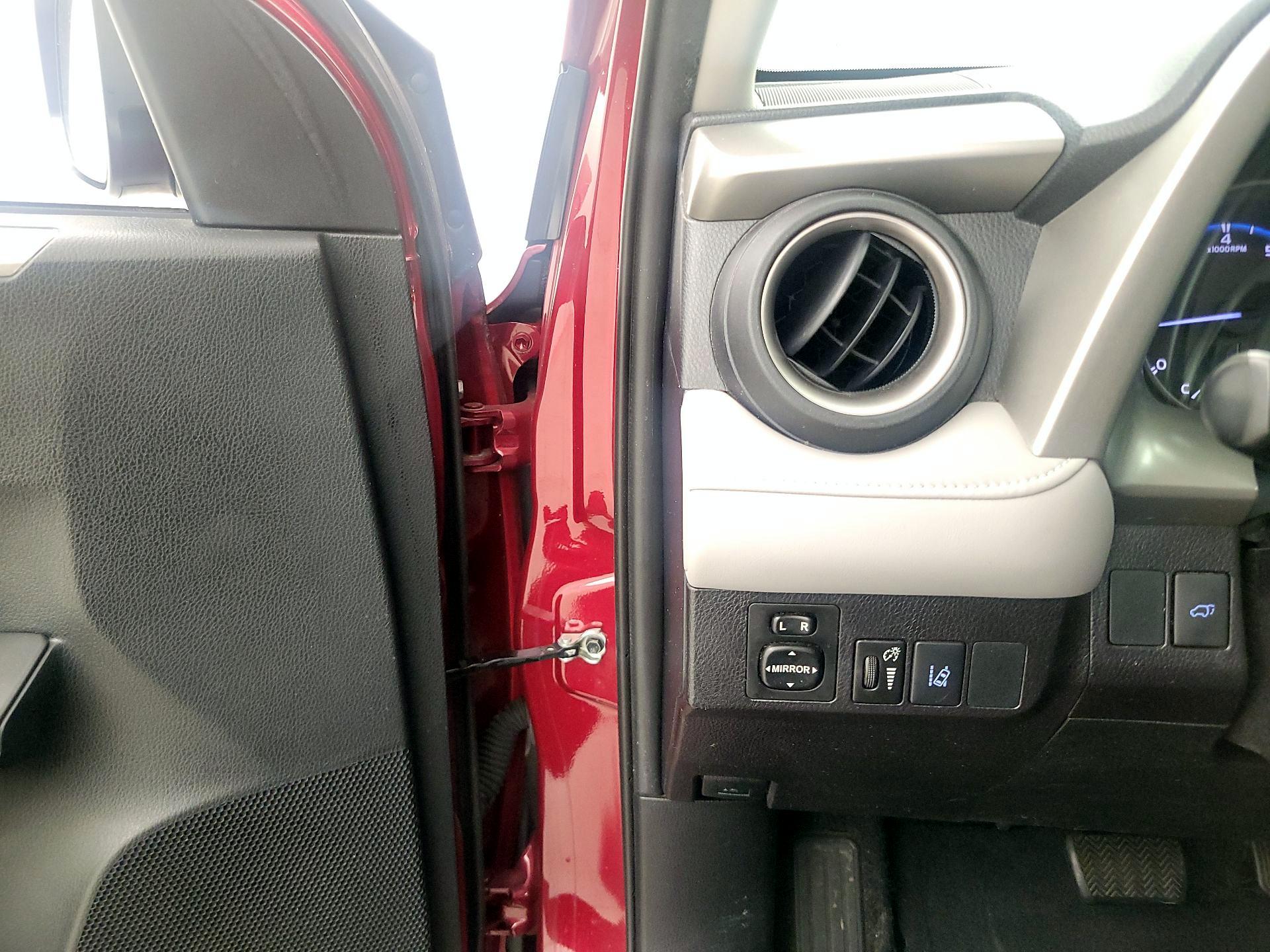 Thumbnail: 2018 Toyota RAV4 - 13