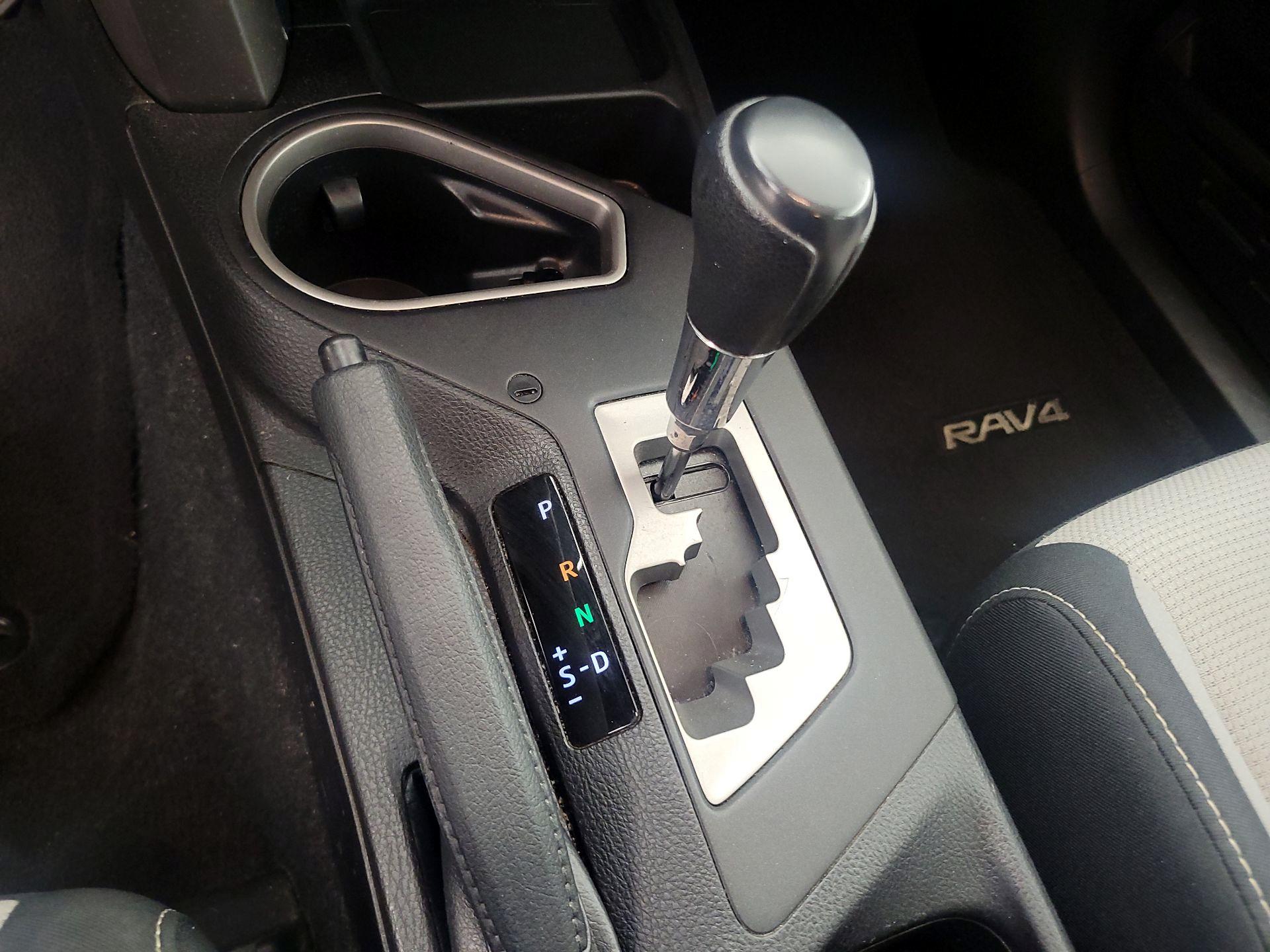 Thumbnail: 2018 Toyota RAV4 - 17