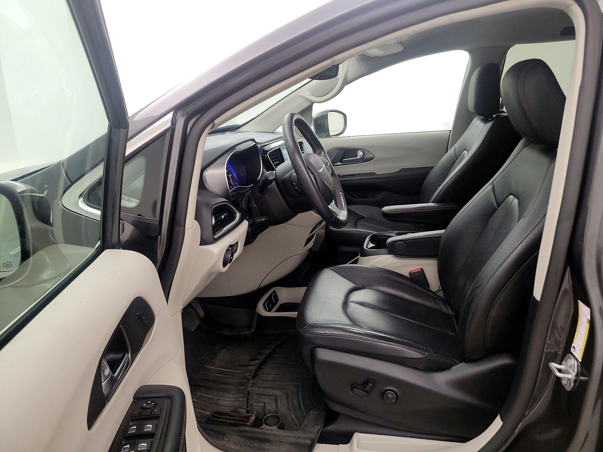 Thumbnail: 2020 Chrysler Pacifica - 11