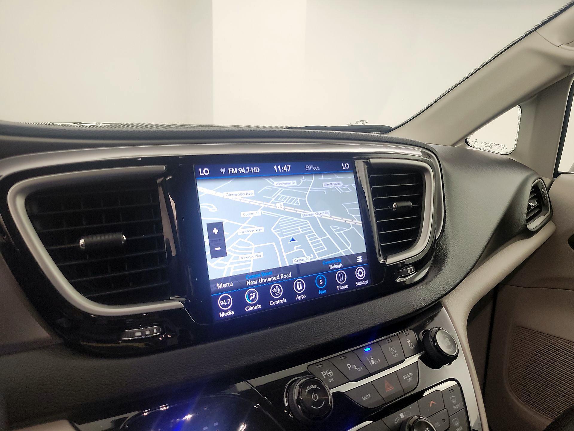Thumbnail: 2020 Chrysler Pacifica - 14